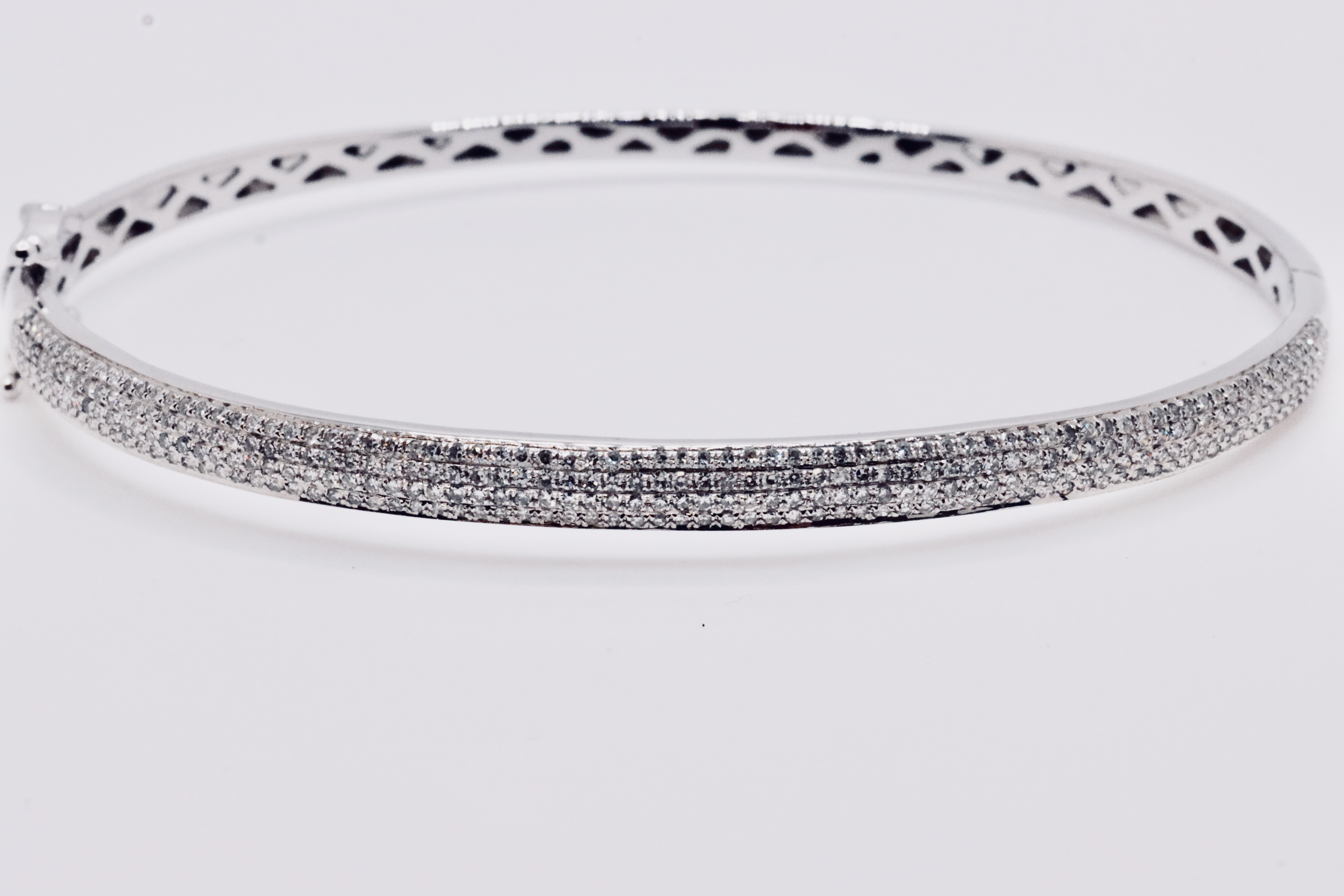 Round Brilliant Cut Pave 1.20 Carat Natural Diamond 9ct White Gold Bangle - G/H Color - SI Clarity