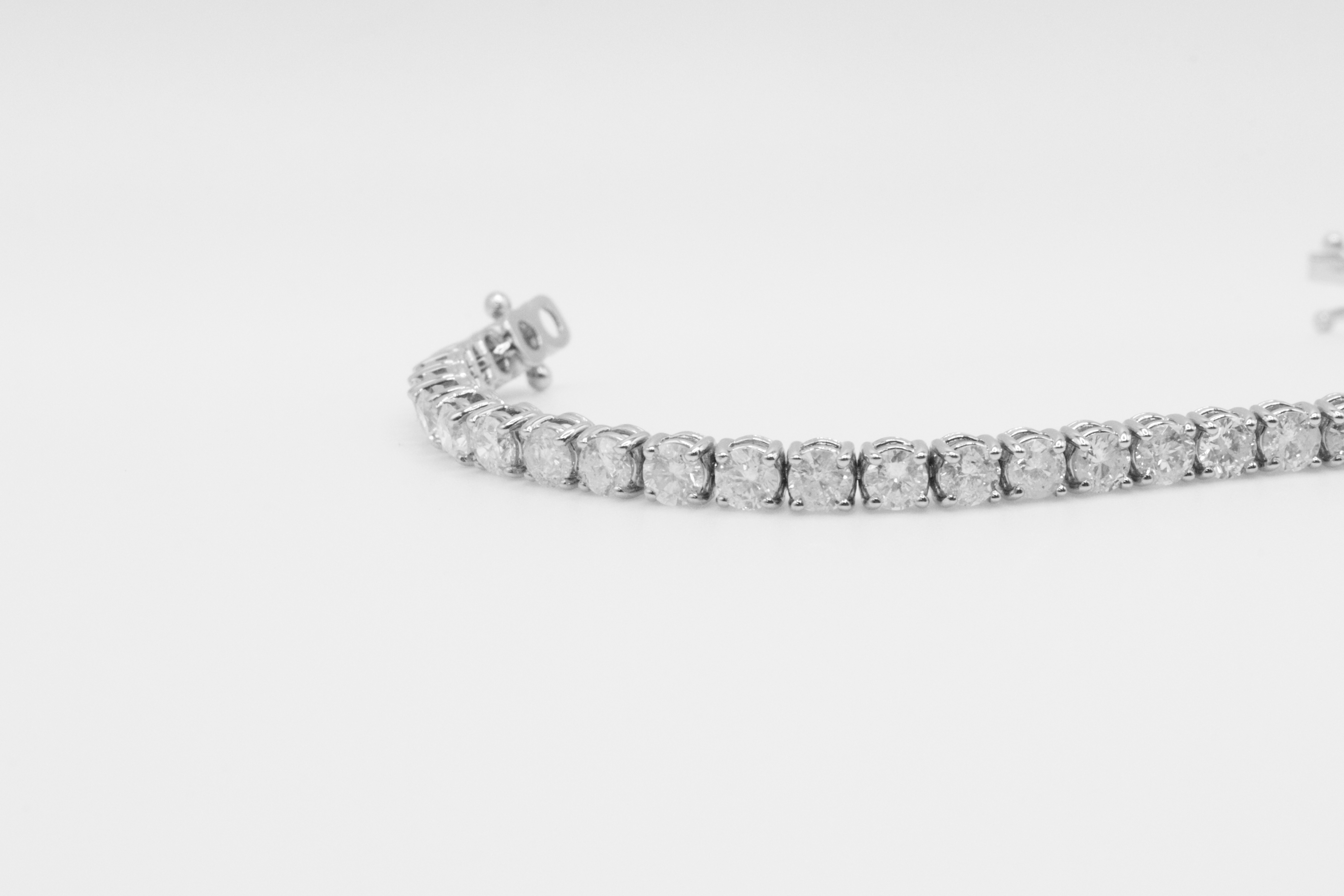 Round Brilliant Cut 10 Carat Diamond Tennis Bracelet F Colour VS Clarity - 18Kt White Gold - IGI - Bild 7 aus 8