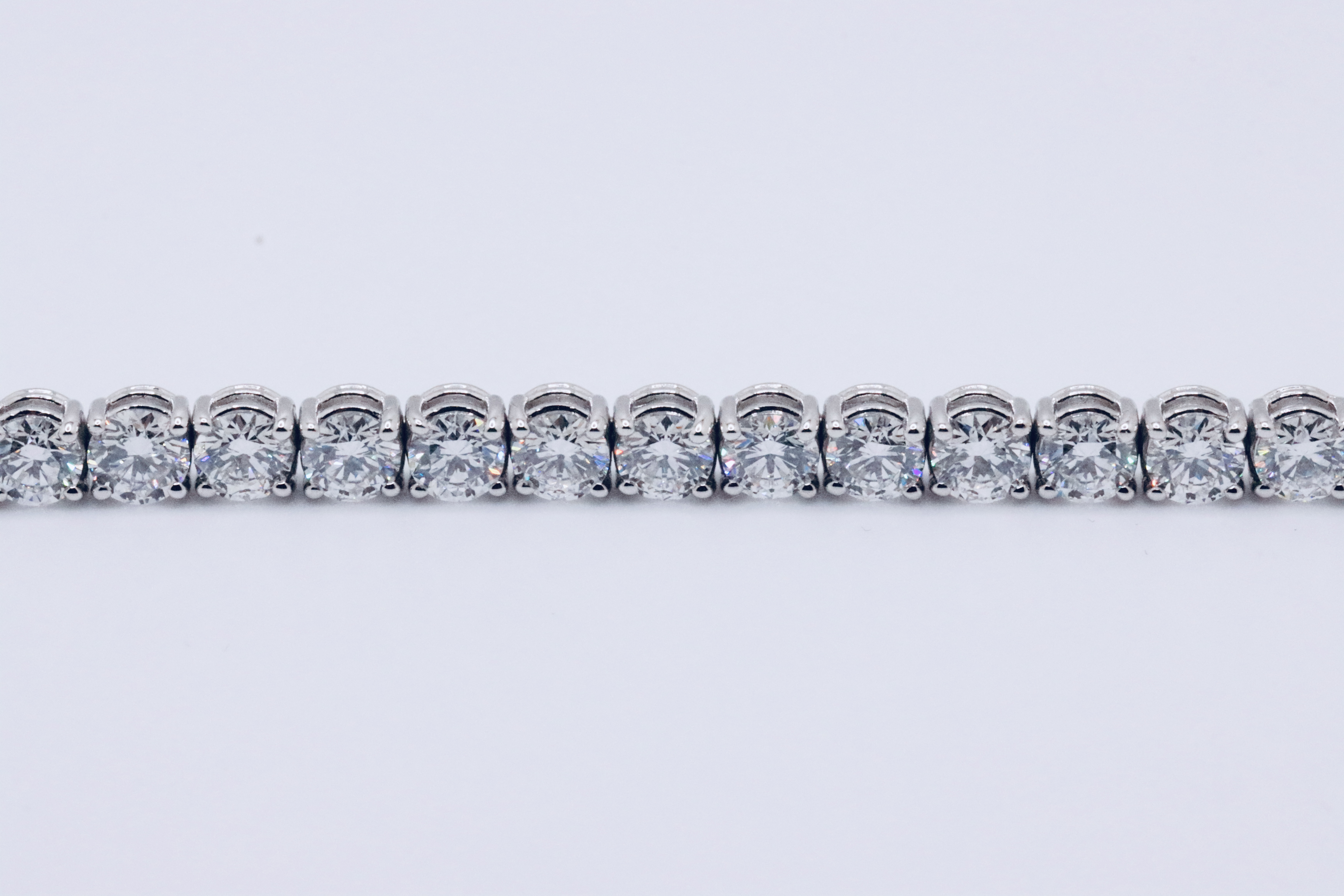 Round Brilliant Cut 14 Carat Diamond Tennis Bracelet E Colour VS Clarity - 18Kt White Gold - IGI - Image 7 of 11