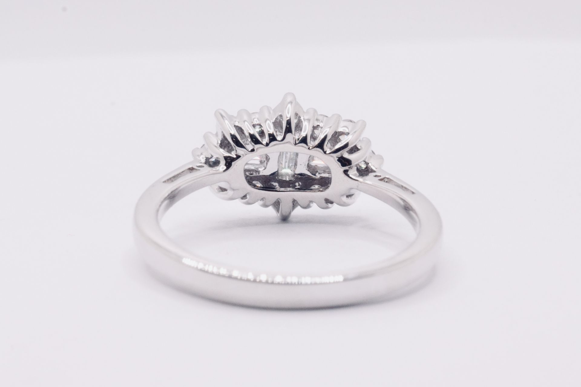 Round Brilliant Cut Baguette Cut 1.00 Natural Diamond 18ct White Gold Cluster Ring F/G Clarity SI - Image 5 of 7