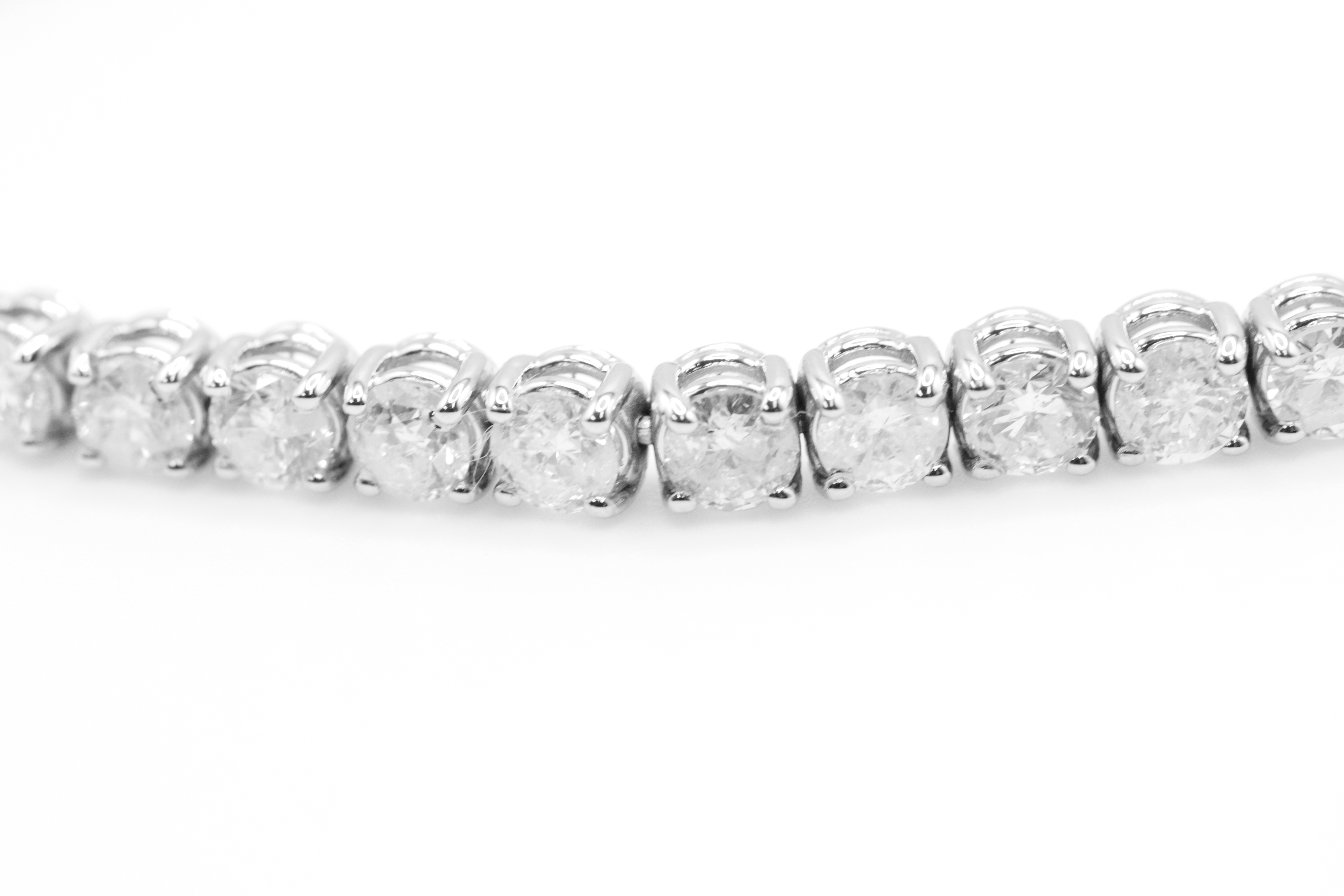 Round Brilliant Cut 6.00 Carat Natural Diamond Tennis Bracelet E/F Colour SI Clarity - 18Kt Gold - Bild 3 aus 5