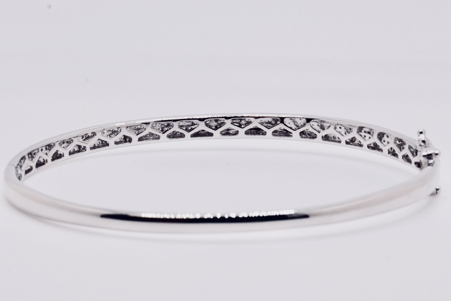 Round Brilliant Cut Pave 1.20 Carat Natural Diamond 9ct White Gold Bangle - G/H Color - SI Clarity - Image 12 of 12