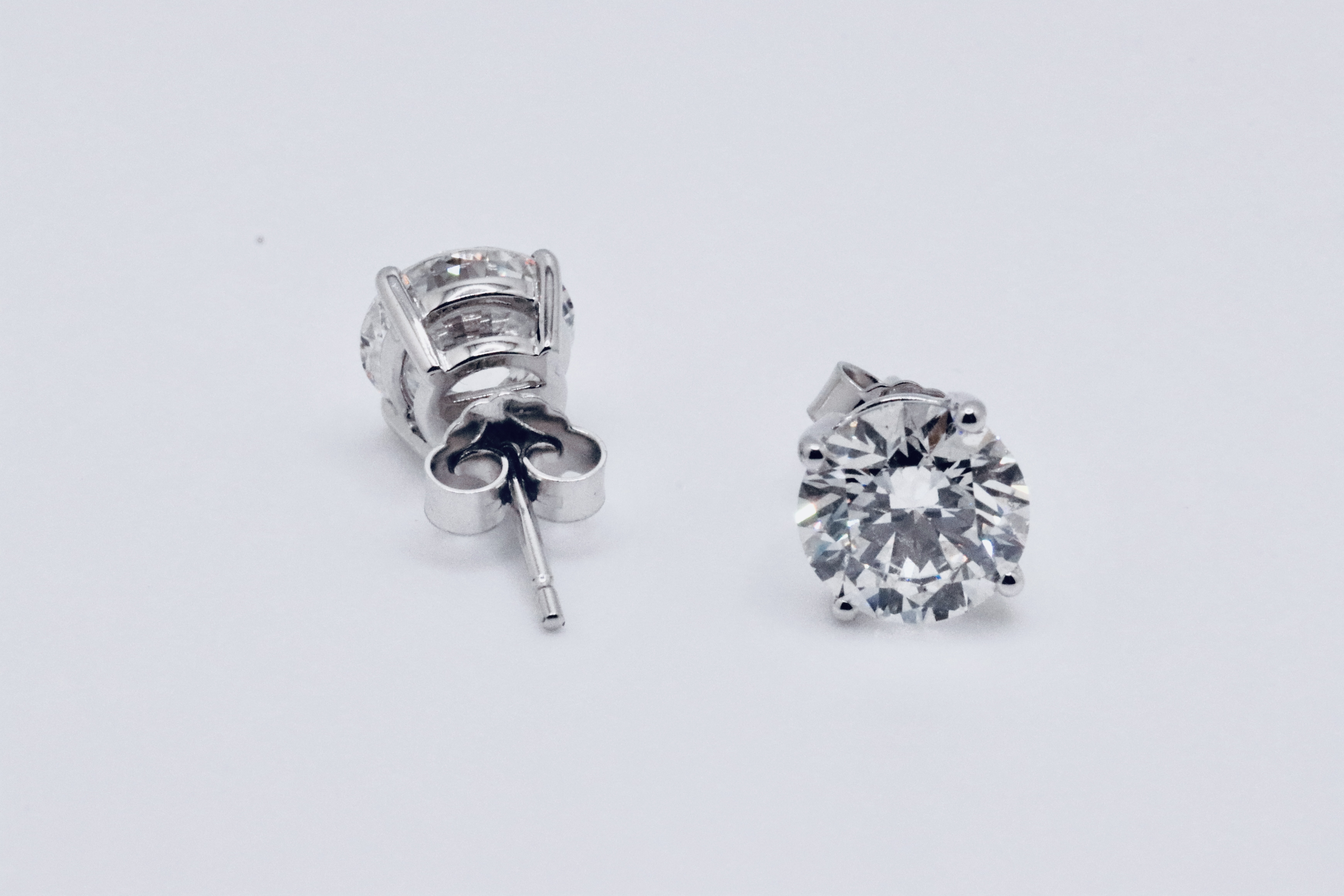 Round Brilliant Cut 3.00 Carat Natural Diamond Earrings 18kt White Gold - F Colour SI Clarity- GIA - Image 5 of 7