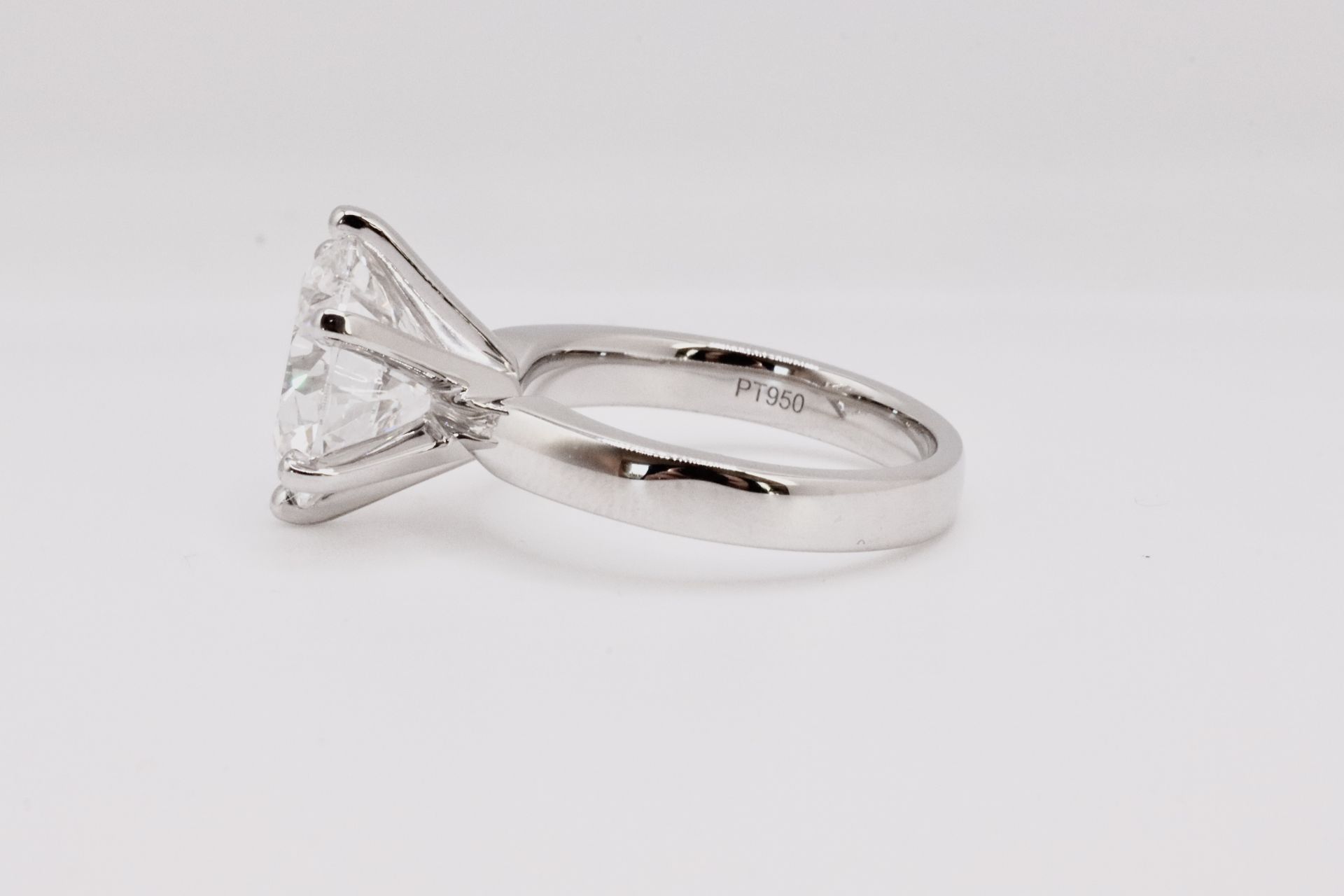Round Brilliant Cut 5.00 Carat Diamond Ring Set in Platinum - F Colour VVS Clarity - IGI - Bild 5 aus 6