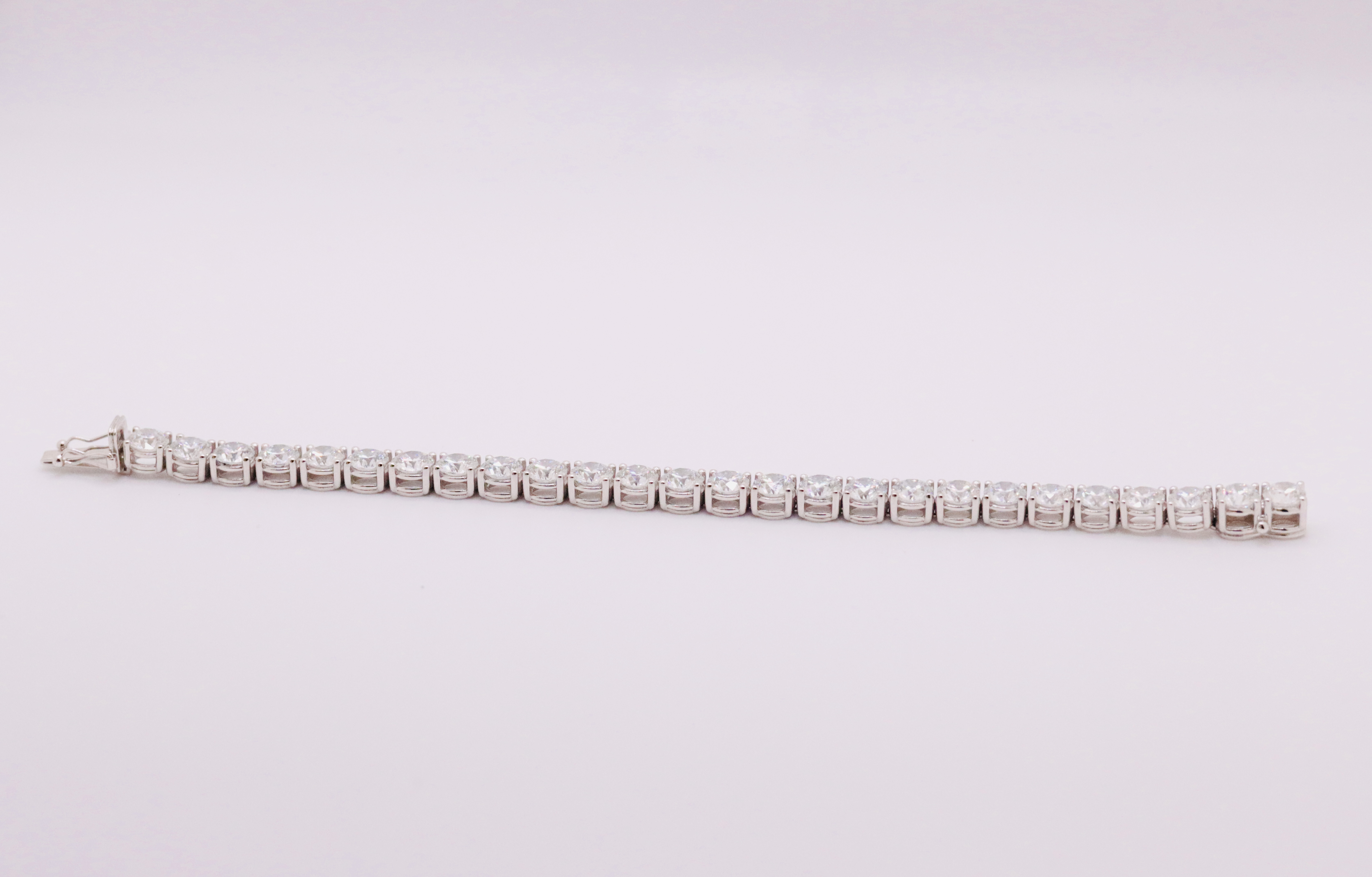 Round Brilliant Cut 21 Carat Diamond Tennis Bracelet D Colour VVS Clarity - 18Kt White Gold - IGI - Bild 3 aus 6