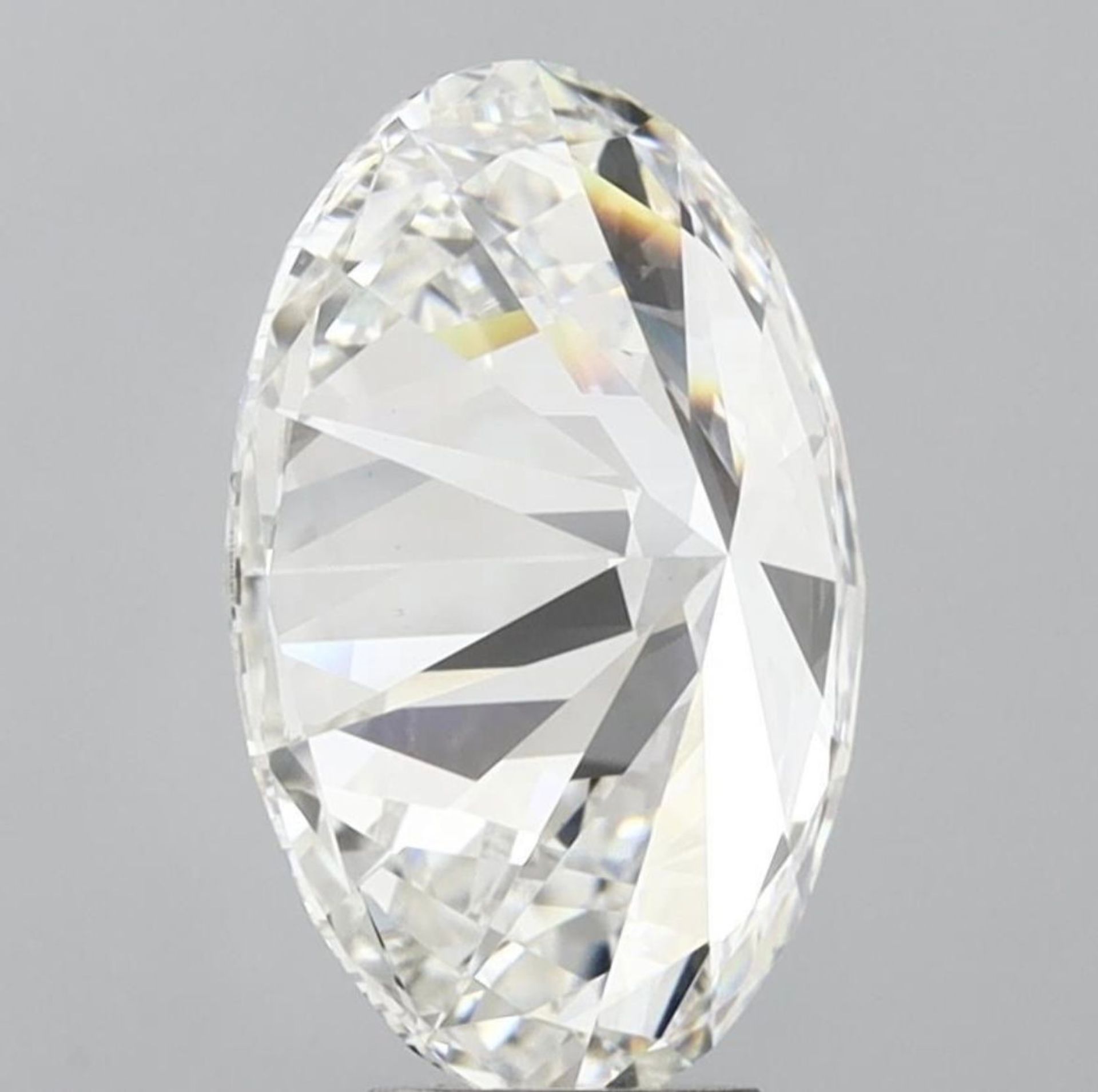 Oval Cut 8.03 Carat Diamond F Colour VS2 Clarity EX EX - IGI - Image 3 of 9