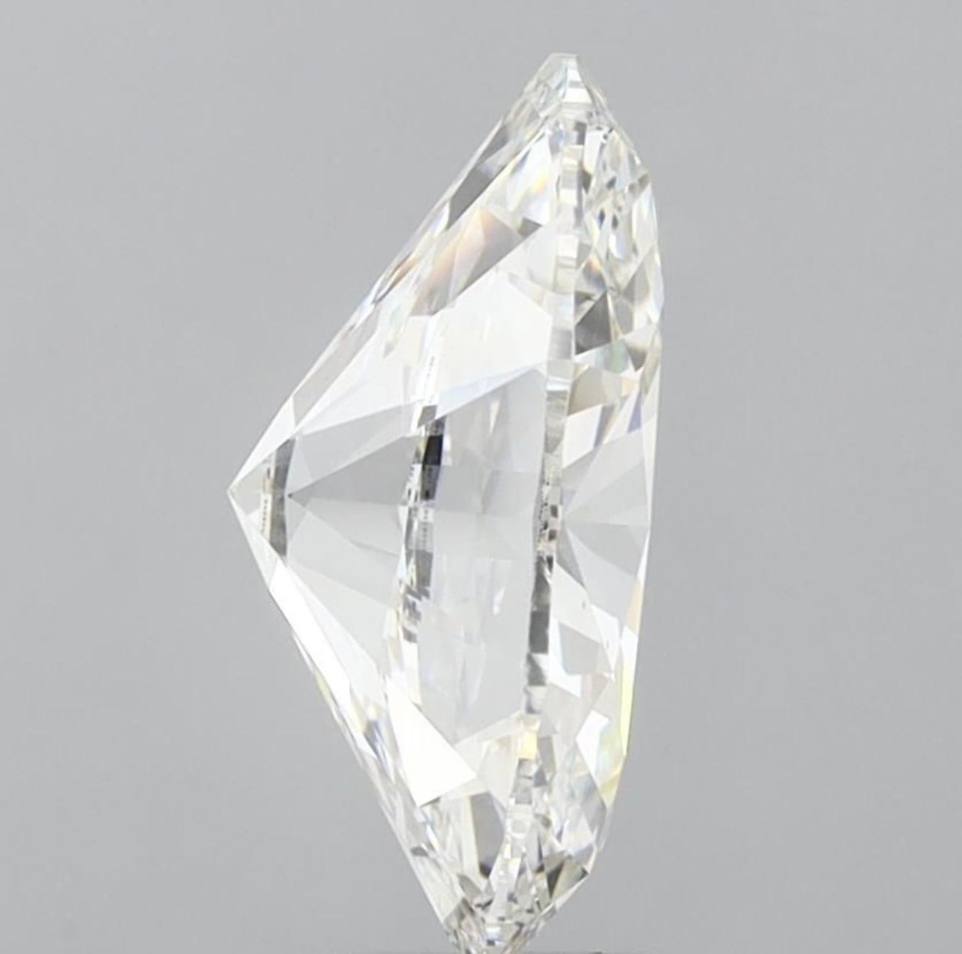 Oval Cut 8.03 Carat Diamond F Colour VS2 Clarity EX EX - IGI - Image 6 of 9