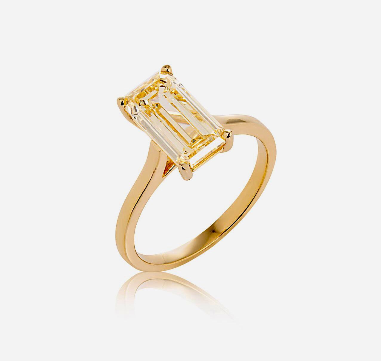 Fancy Intense Yellow Emerald Cut 2.50Ct Diamond Ring VS1 Clarity 18kt Yellow Gold - GCI Certified