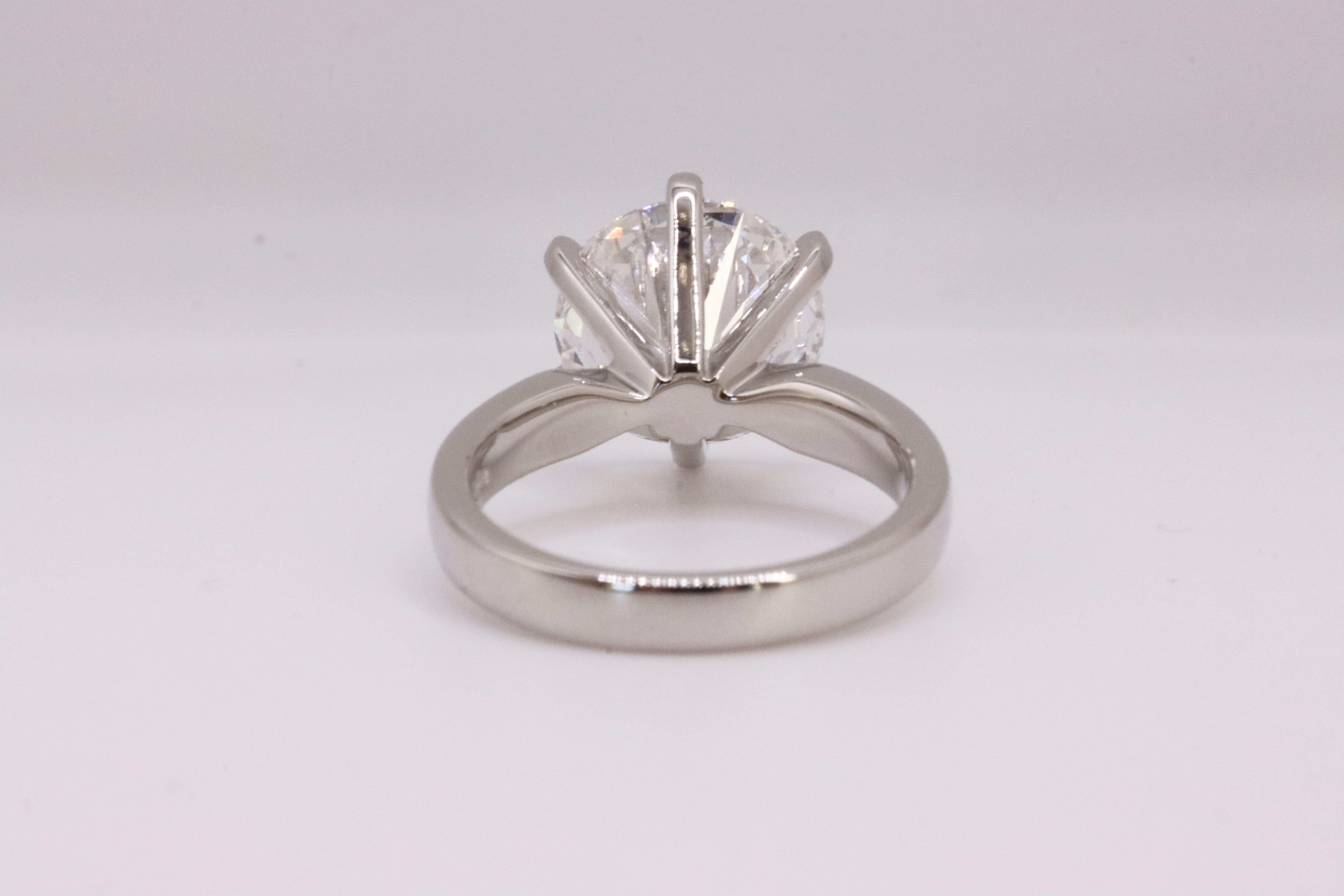 Round brilliant Cut Diamond Platinum Ring 5.00 Carat F Colour VS1 Clarity ID EX EX - IGI - Image 5 of 8