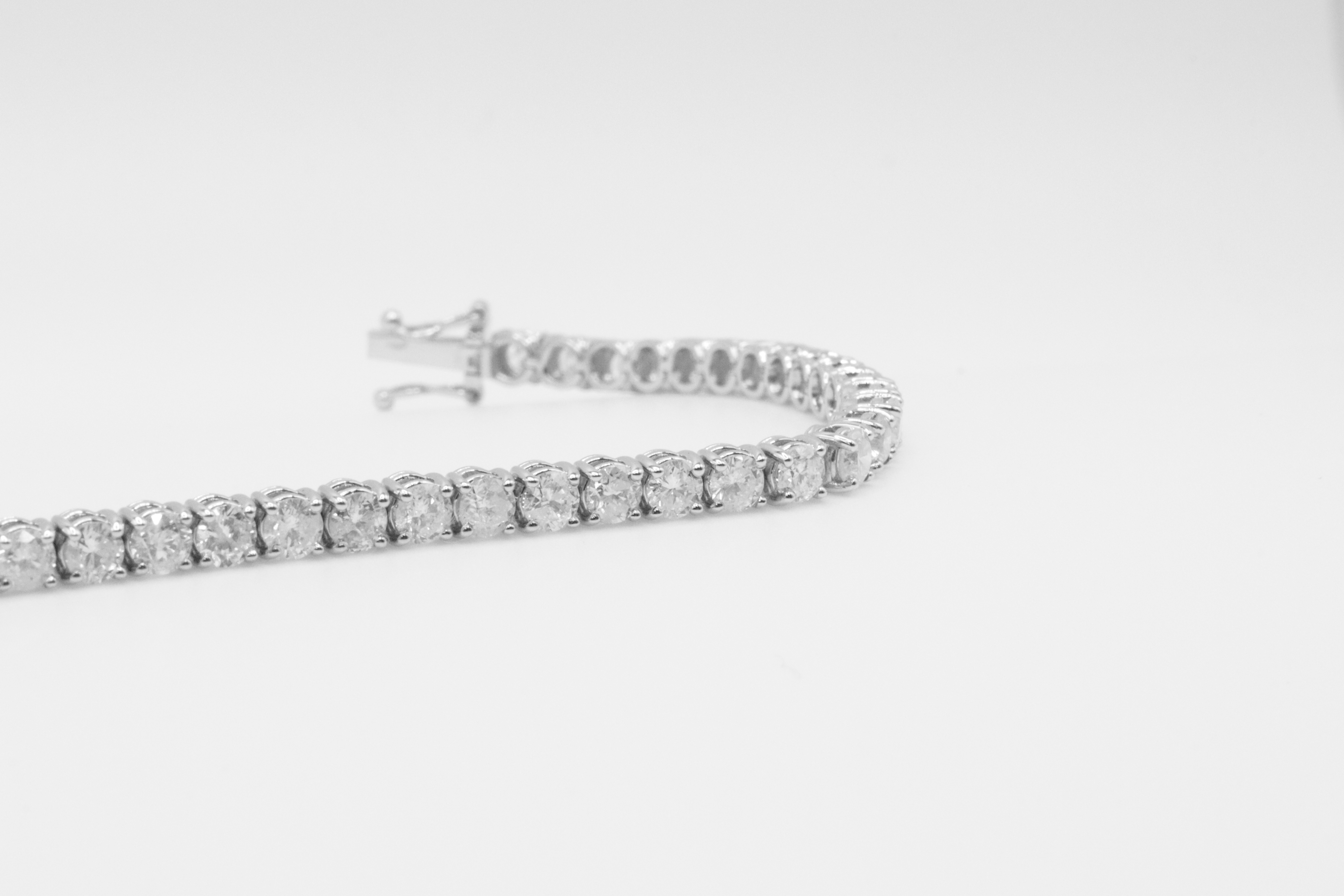 Round Brilliant Cut 10 Carat Diamond Tennis Bracelet F Colour VS Clarity - 18Kt White Gold - IGI - Bild 6 aus 8