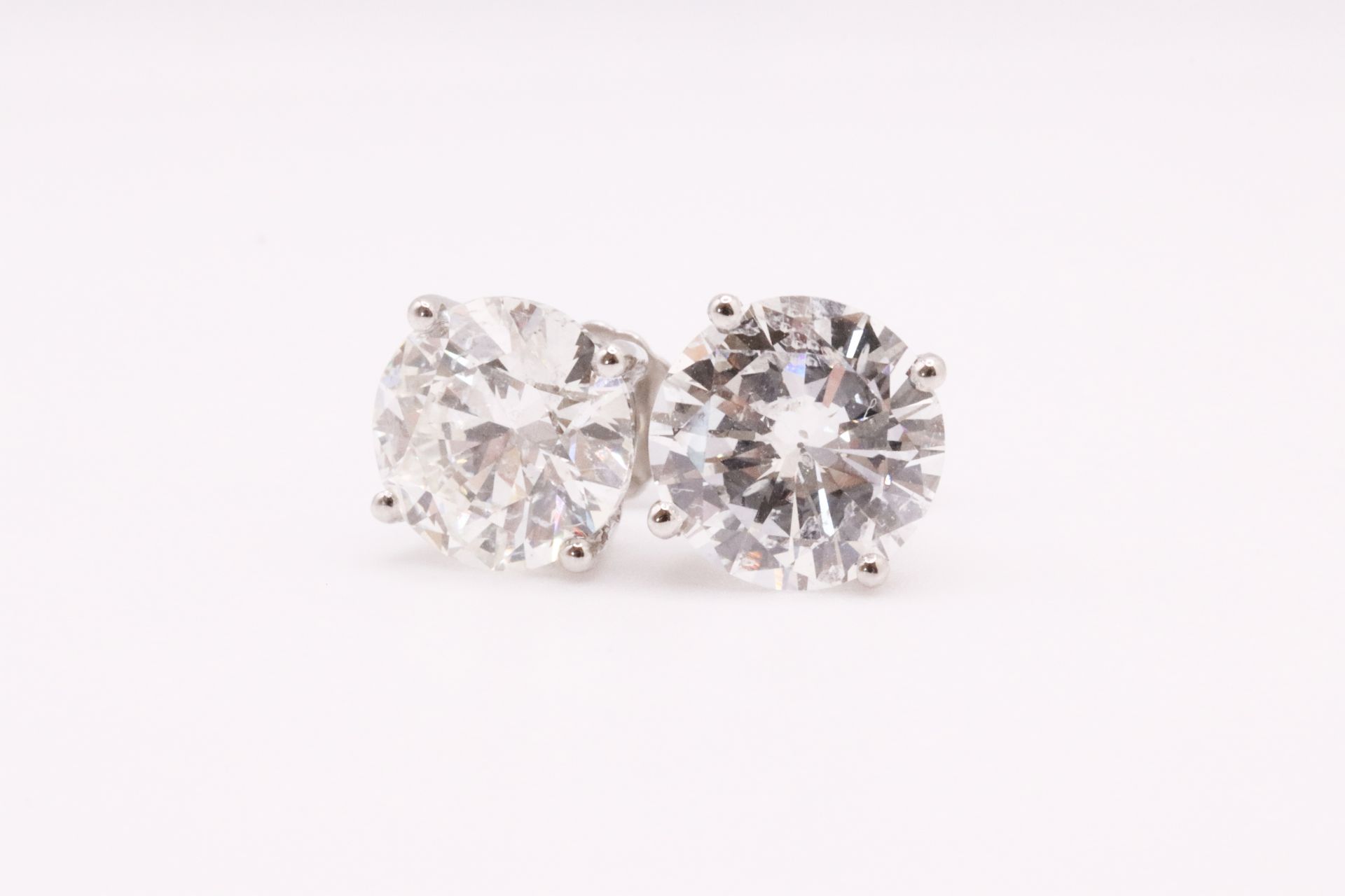 Round Brilliant Cut 4.07 Carat Natural Diamond Platinum Earrings - D Colour VS Clarity - DGI - Image 2 of 6