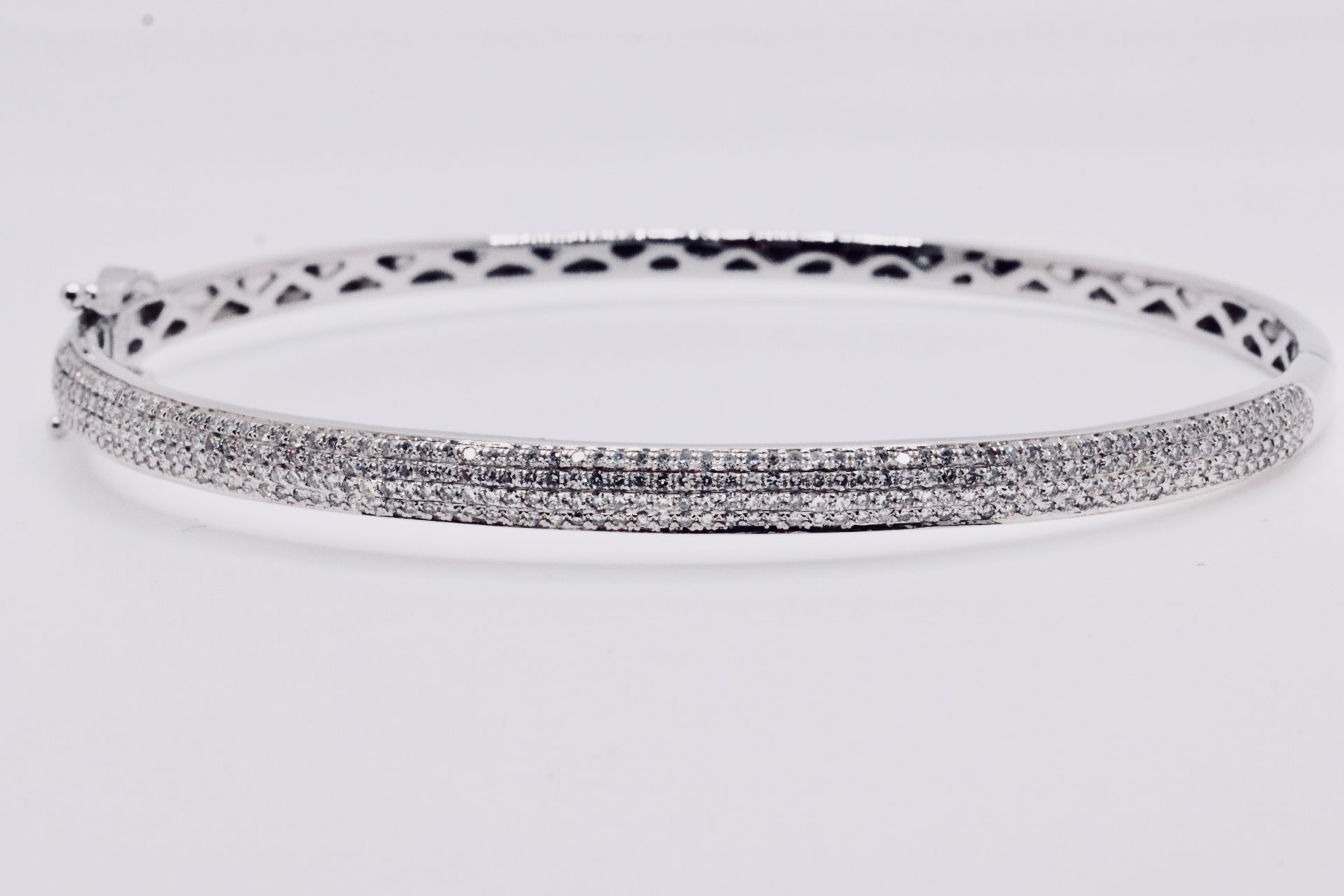 Round Brilliant Cut Pave 1.20 Carat Natural Diamond 9ct White Gold Bangle - G/H Color - SI Clarity - Bild 9 aus 12