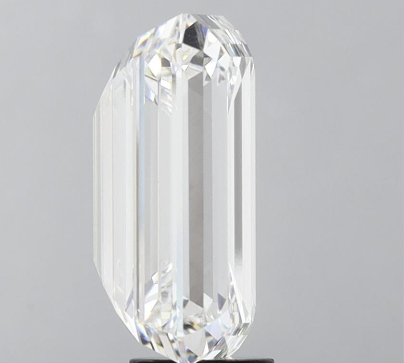 Emerald Cut Diamond E Colour VS1 Clarity 10.03 Carat EX EX - IGI - Image 4 of 6