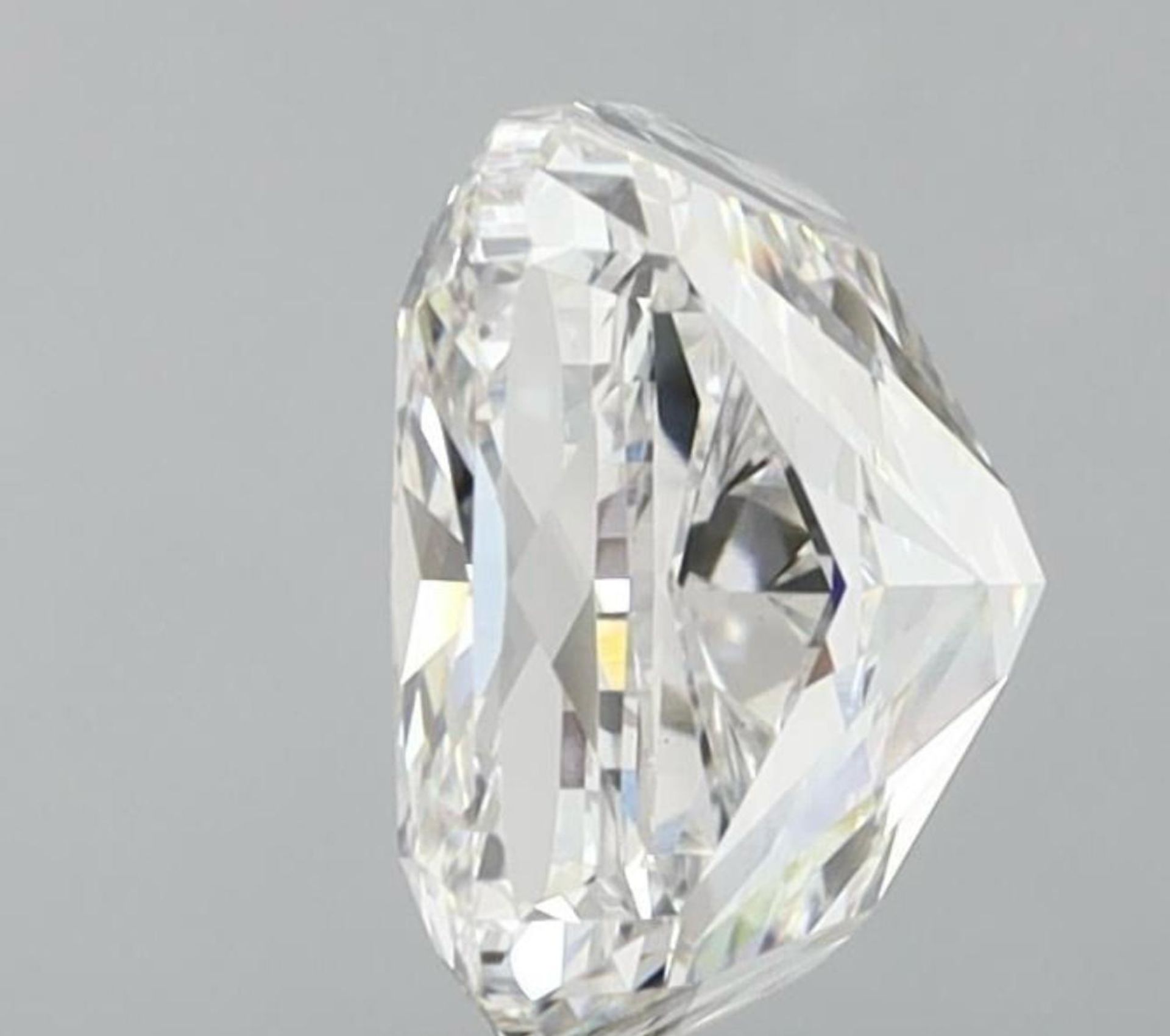 Cushion Brilliant Cut Diamond F Colour VS1 Clarity 8.05 Carat EX EX - IGI - Image 5 of 9