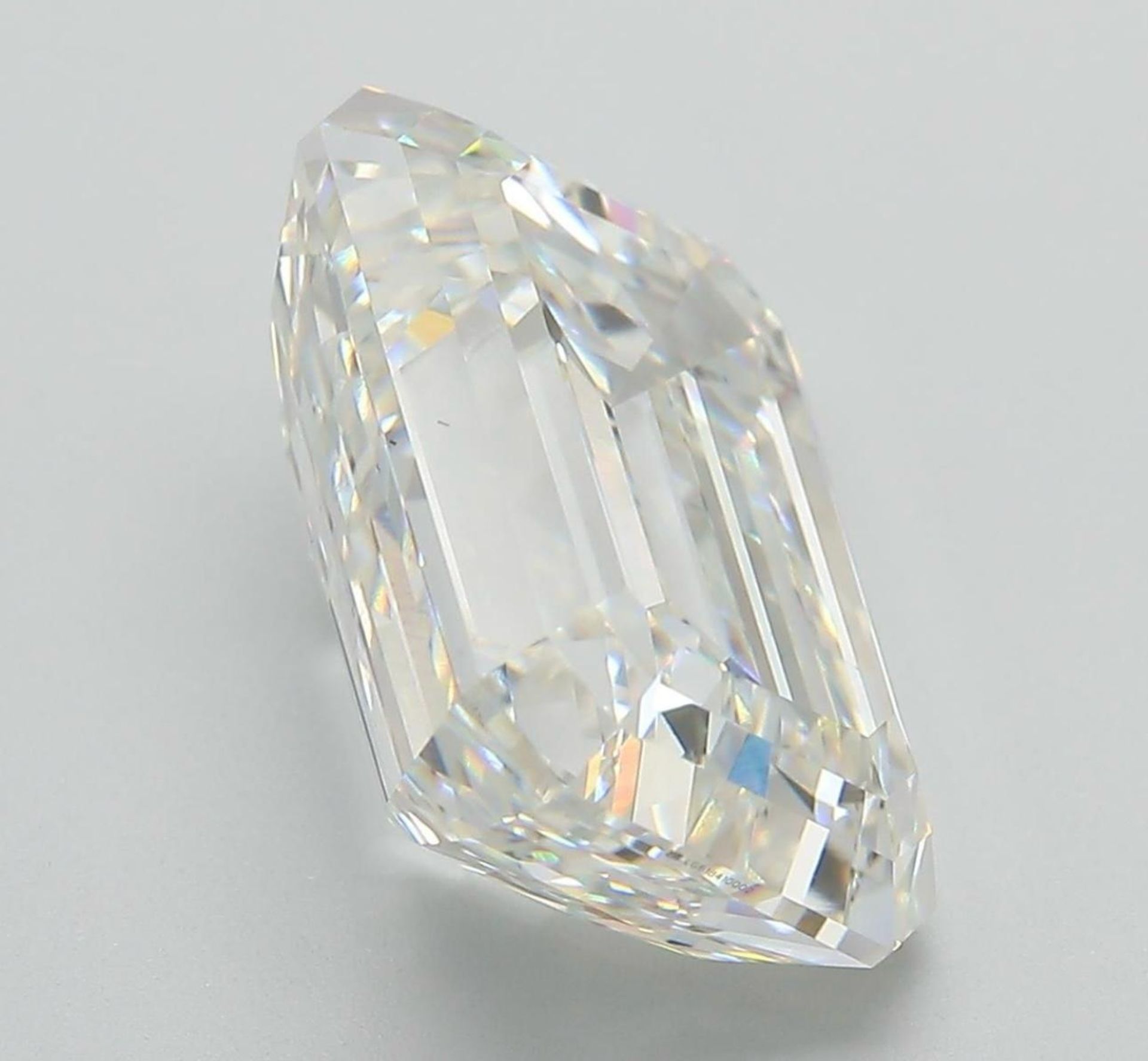 Emerald Cut Diamond F Colour VS2 Clarity 10.01 Carat EX EX - IGI - Image 3 of 10