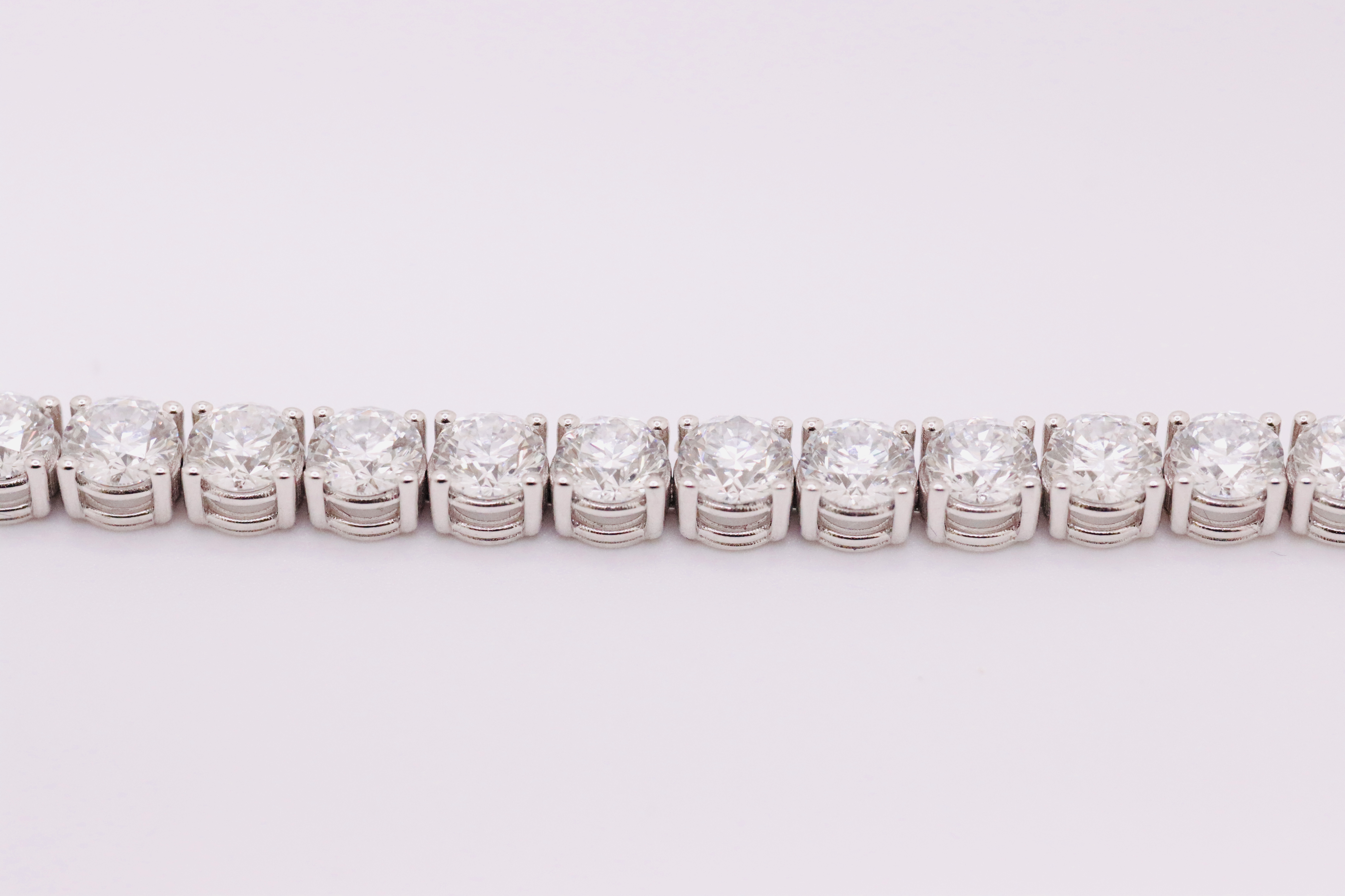 Round Brilliant Cut 21 Carat Diamond Tennis Bracelet D Colour VVS Clarity - 18Kt White Gold - IGI - Bild 7 aus 9