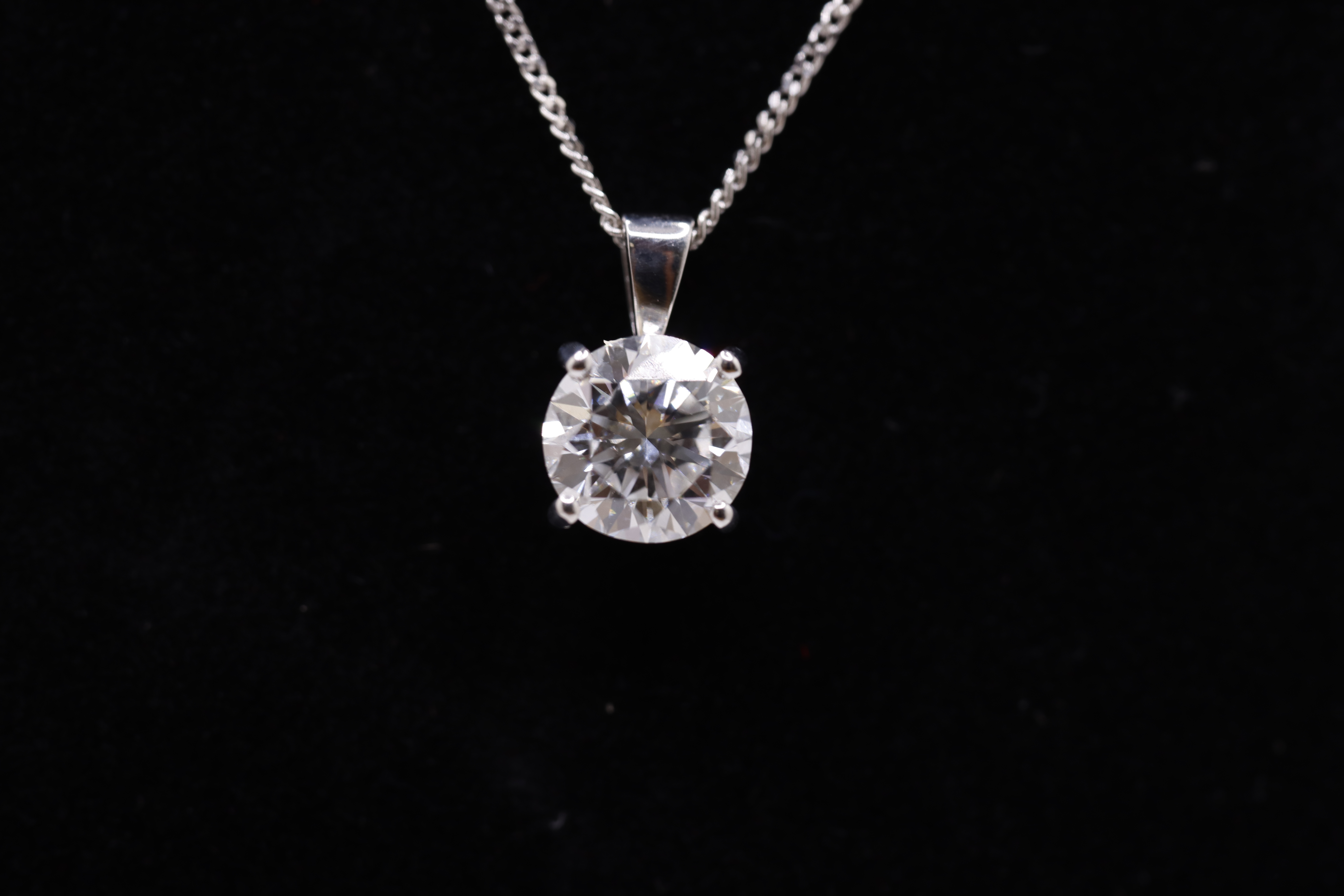 ** ON SALE ** Round Brilliant Cut Diamond 1.50 Carat D Colour VVS2 Clarity - Necklace Pendant - 18kt - Image 2 of 3