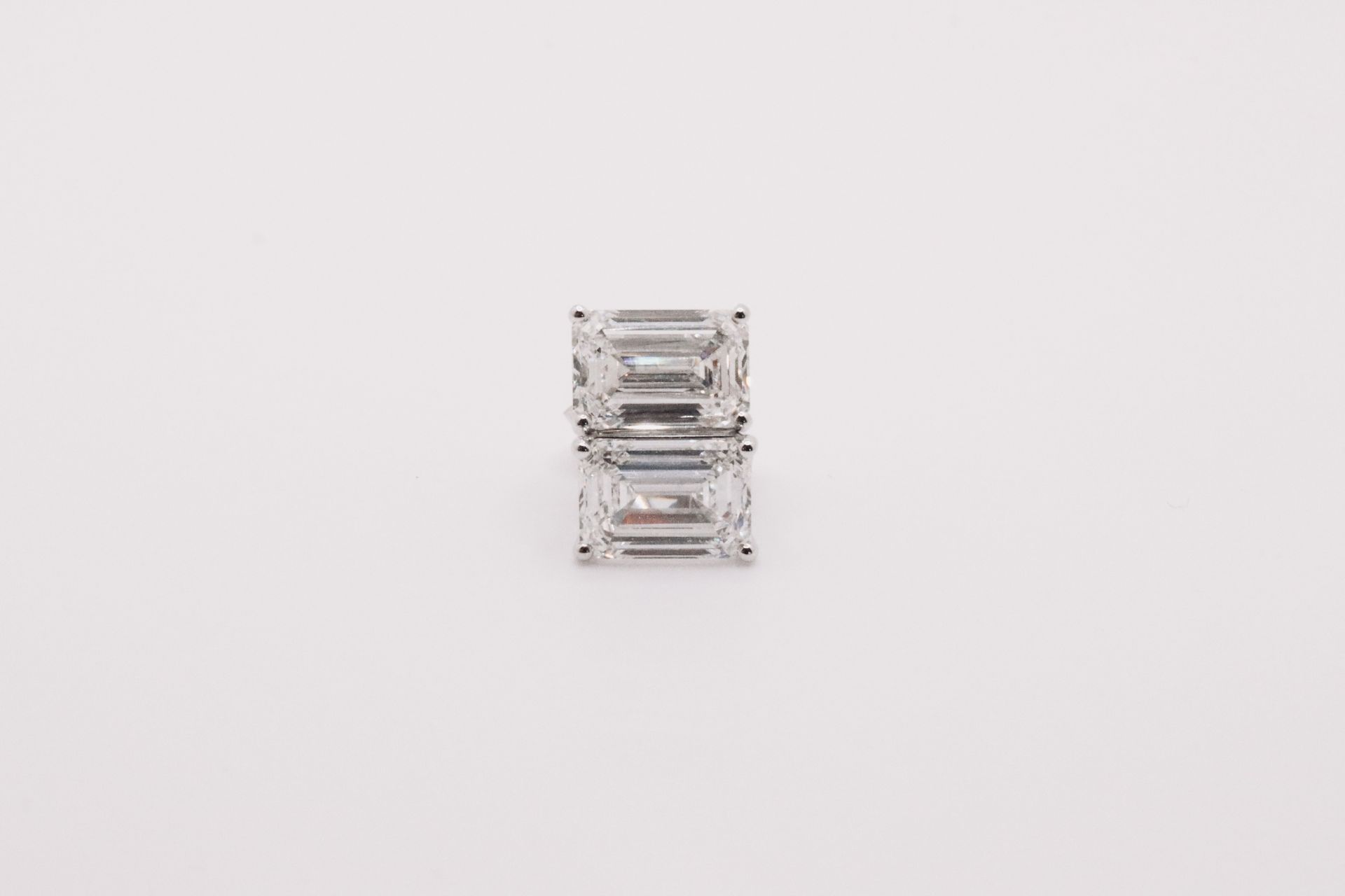 Emerald Cut 2.00 Carat Diamond Earrings Set in Platinum D Colour - VS2 Clarity - GIA - Image 6 of 8