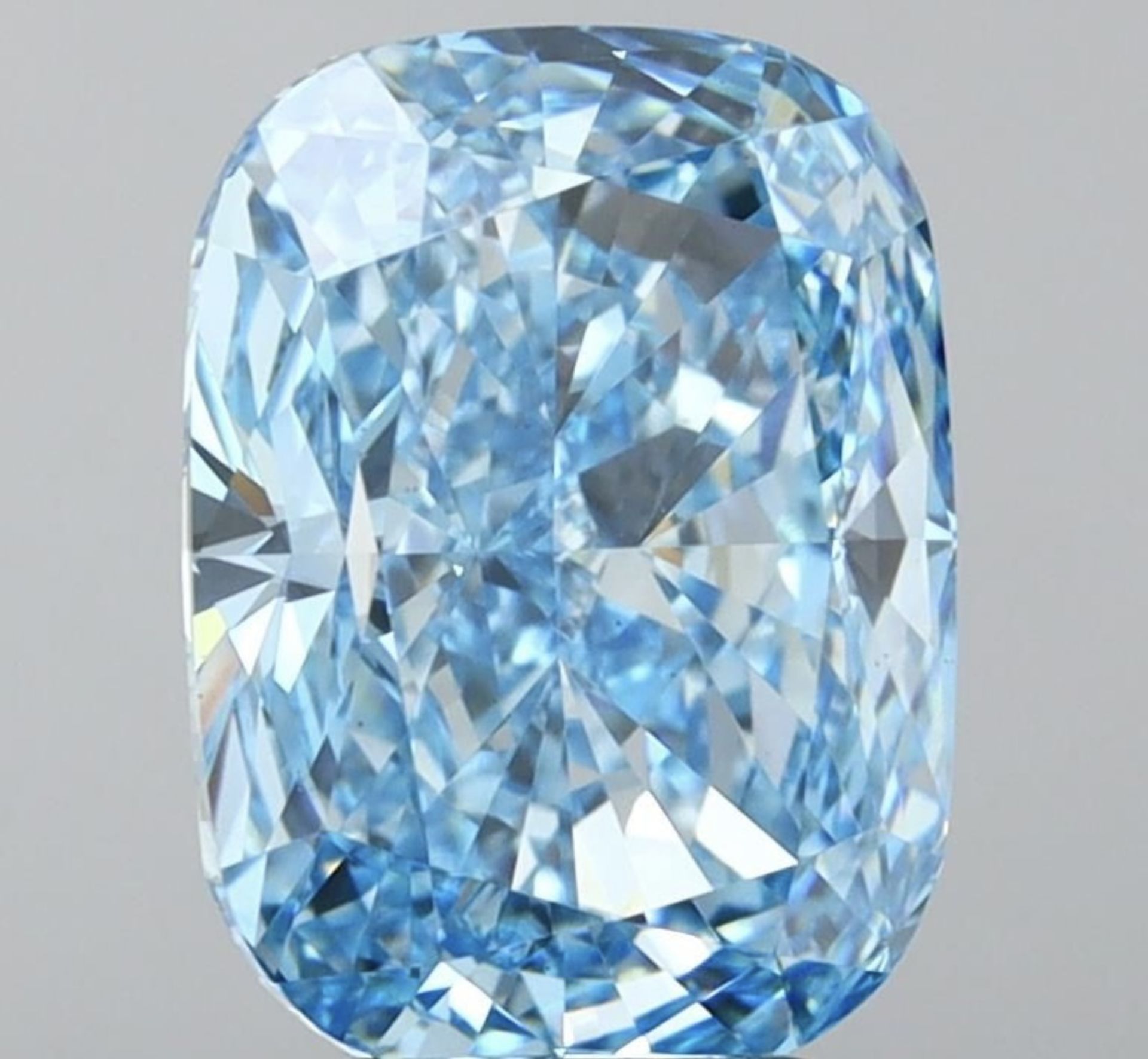 Cushion Brilliant Diamond 5.42 Carat Fancy Blue Colour VS2 Clarity EX EX - IGI - Image 6 of 7