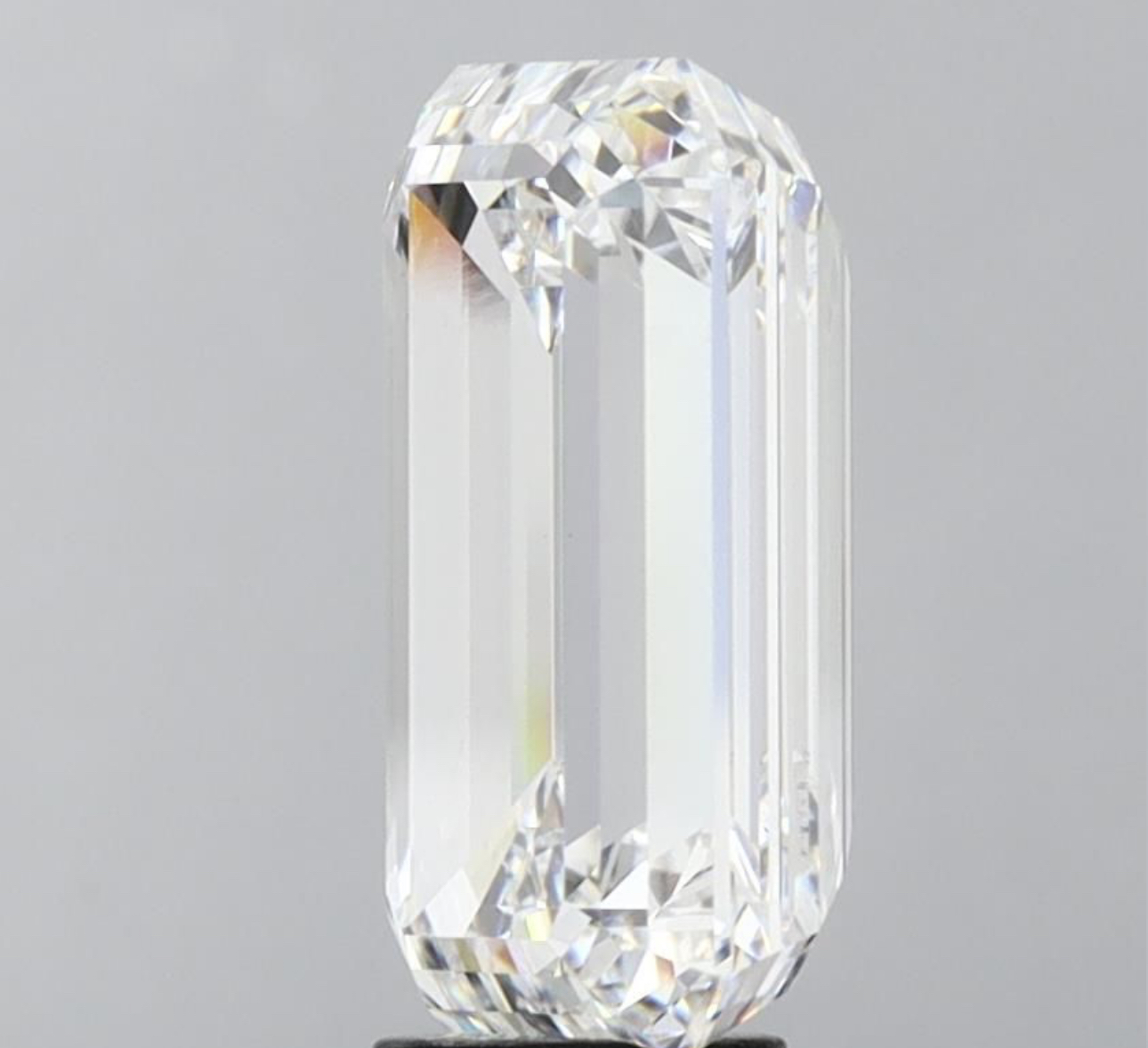 Emerald Cut Diamond E Colour VS1 Clarity 10.03 Carat EX EX - IGI - Image 5 of 6