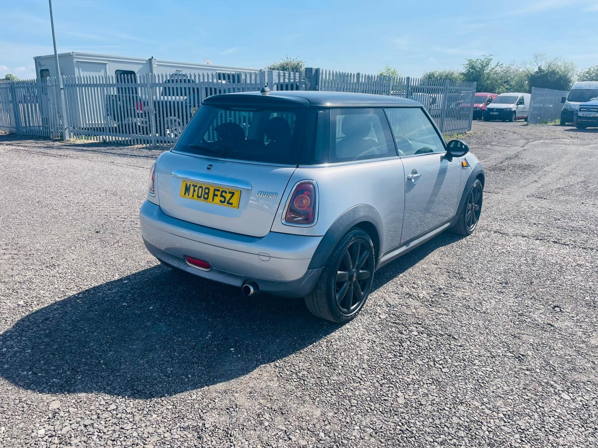 ** ON SALE ** Mini Cooper 1.6 Park Lane 2008 '08 Reg' -ULEZ Compliant - A/C -NO VAT - Image 9 of 25