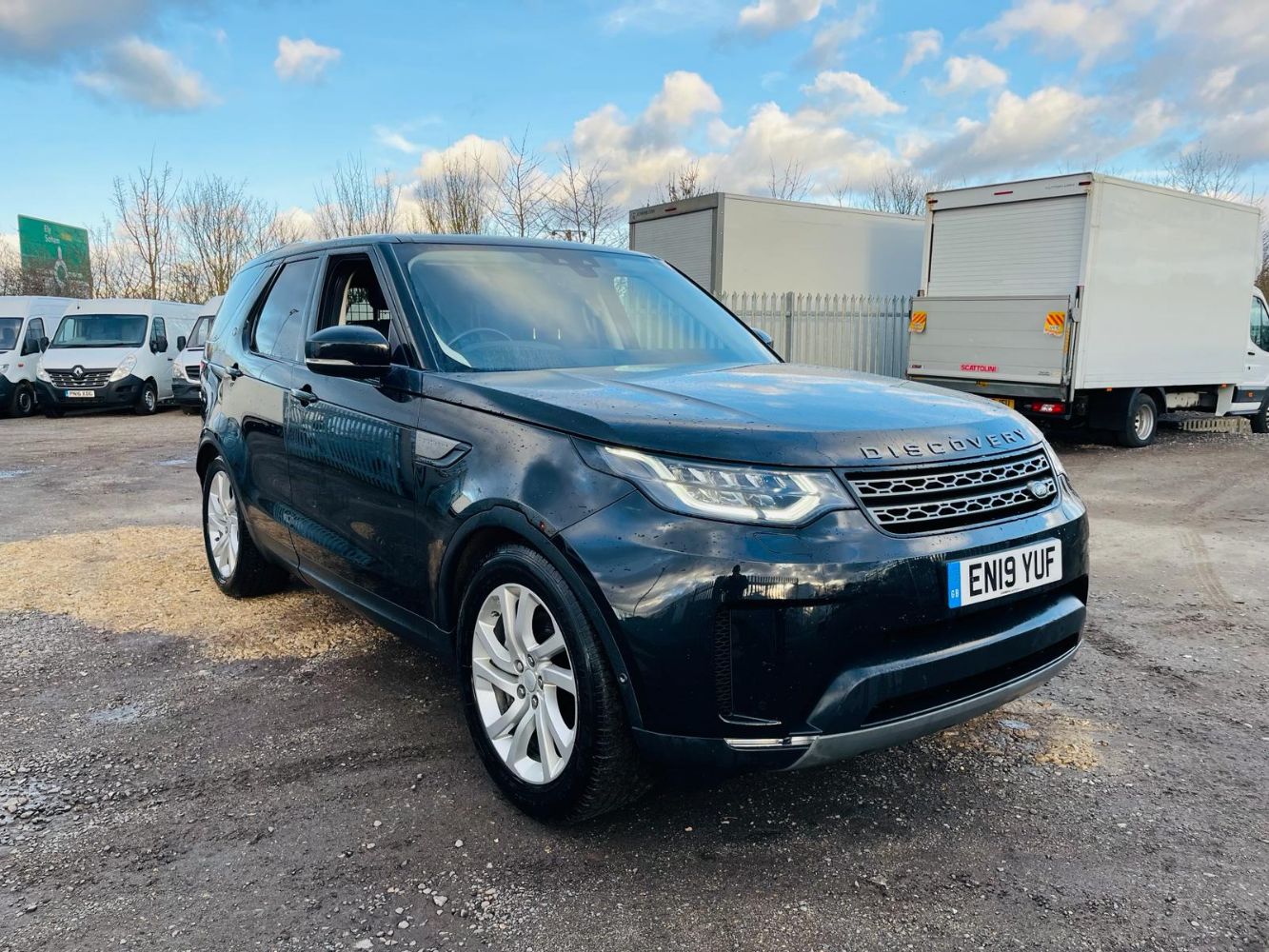 ** Commercial Vehicle & Car Event ** Land Rover Discovery 5 SE 2019 - Nissan Cabstar NT400 2016 Alloy dropside - Over 30+ Lots 