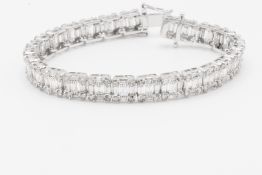 Pie Cut Natural Diamond 8.00 Carat Bracelet F/G Colour VS Clarity - Set in 18Kt White Gold