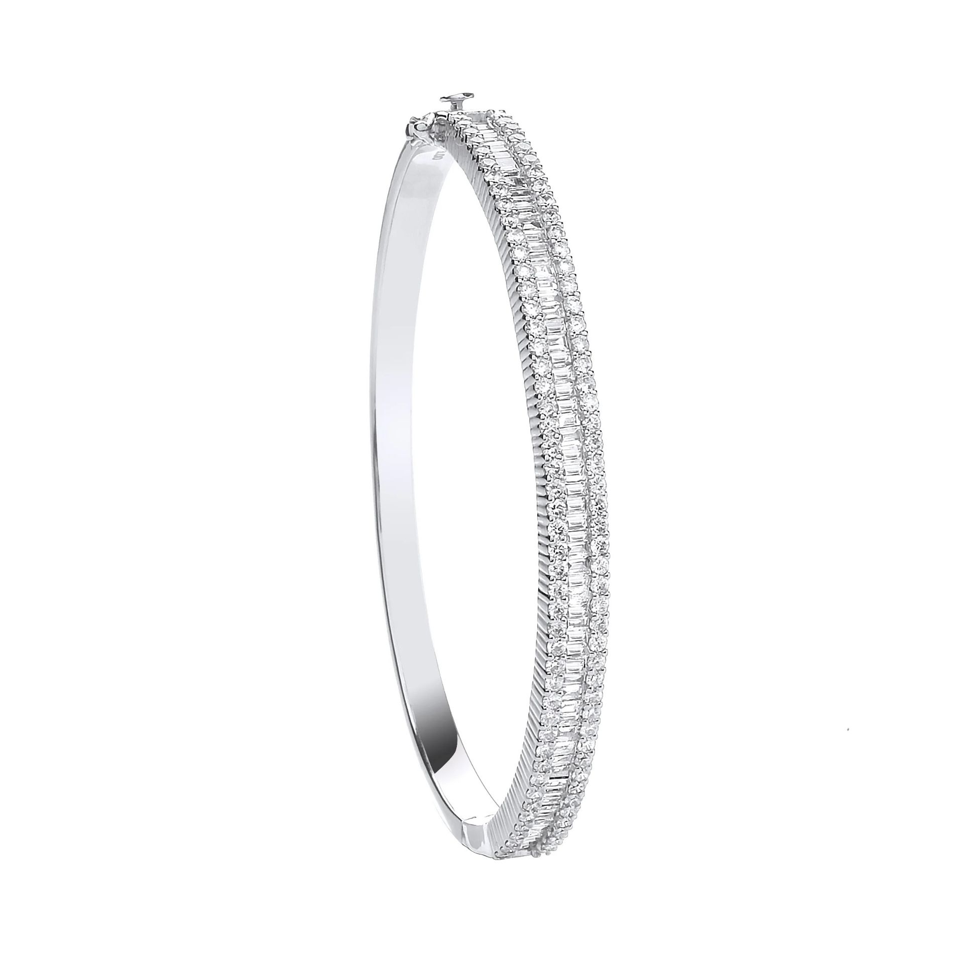 18kt White Gold 4.00 Carat Baguette & Round Brilliant Cut Diamond Eternity Bangle F ColourVS Clarity - Image 4 of 4