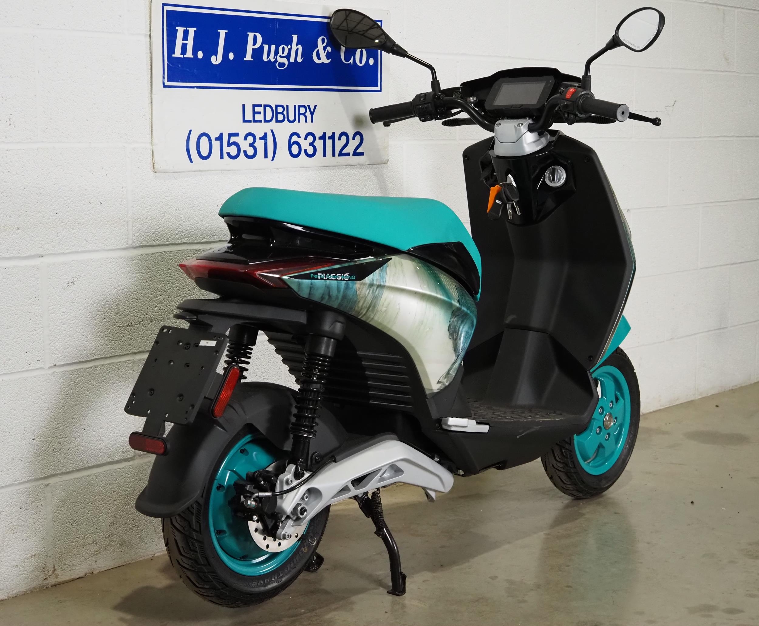 Piaggio Feng Chen Wang electric moped. Brand new and unregistered. Will be registered once sold. - Image 3 of 7