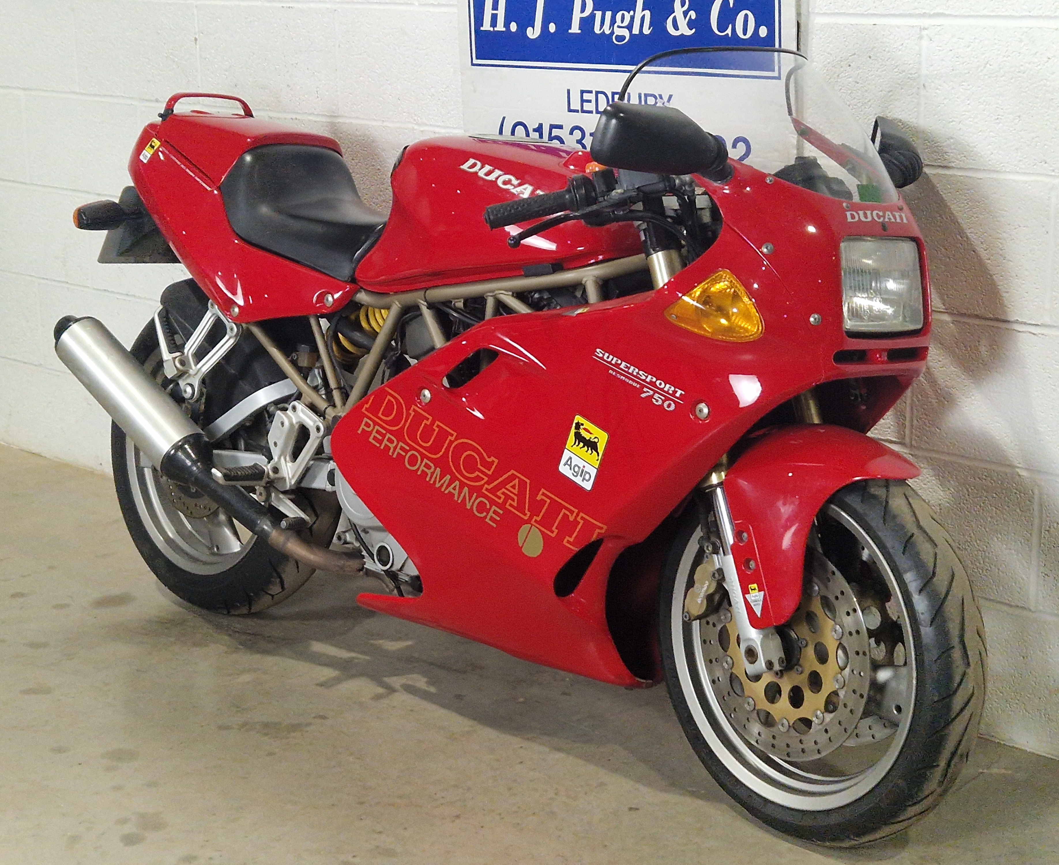 Ducatti 750 SuperSport motorcycle. 1998. 750cc. Runs and rides. Comes with the original owners - Image 2 of 6
