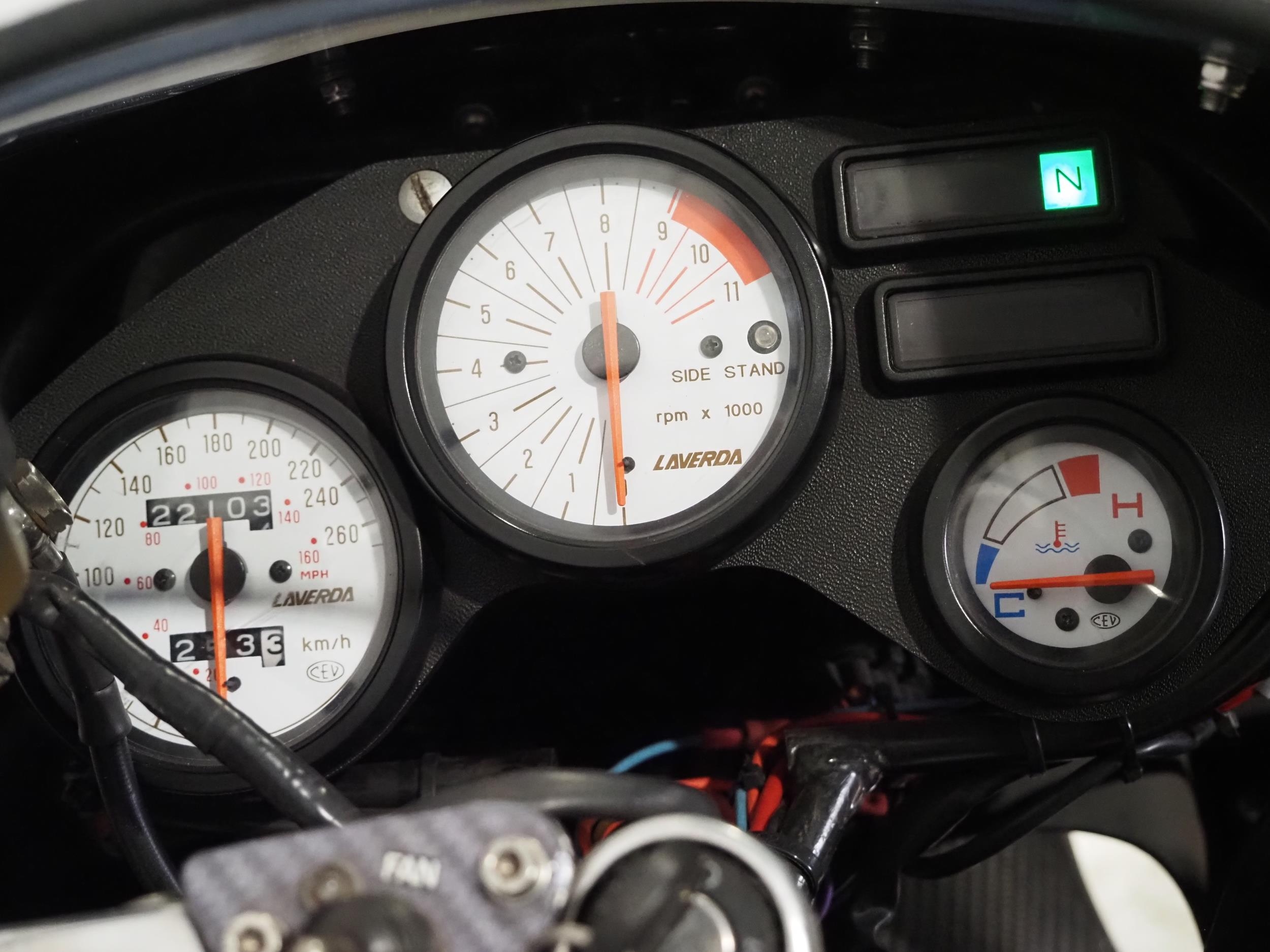 Laverda 750 S motorcycle. 1999. 746cc Frame No. ZLVSTA10000001348 Engine No. 1334 Last running in - Image 6 of 7
