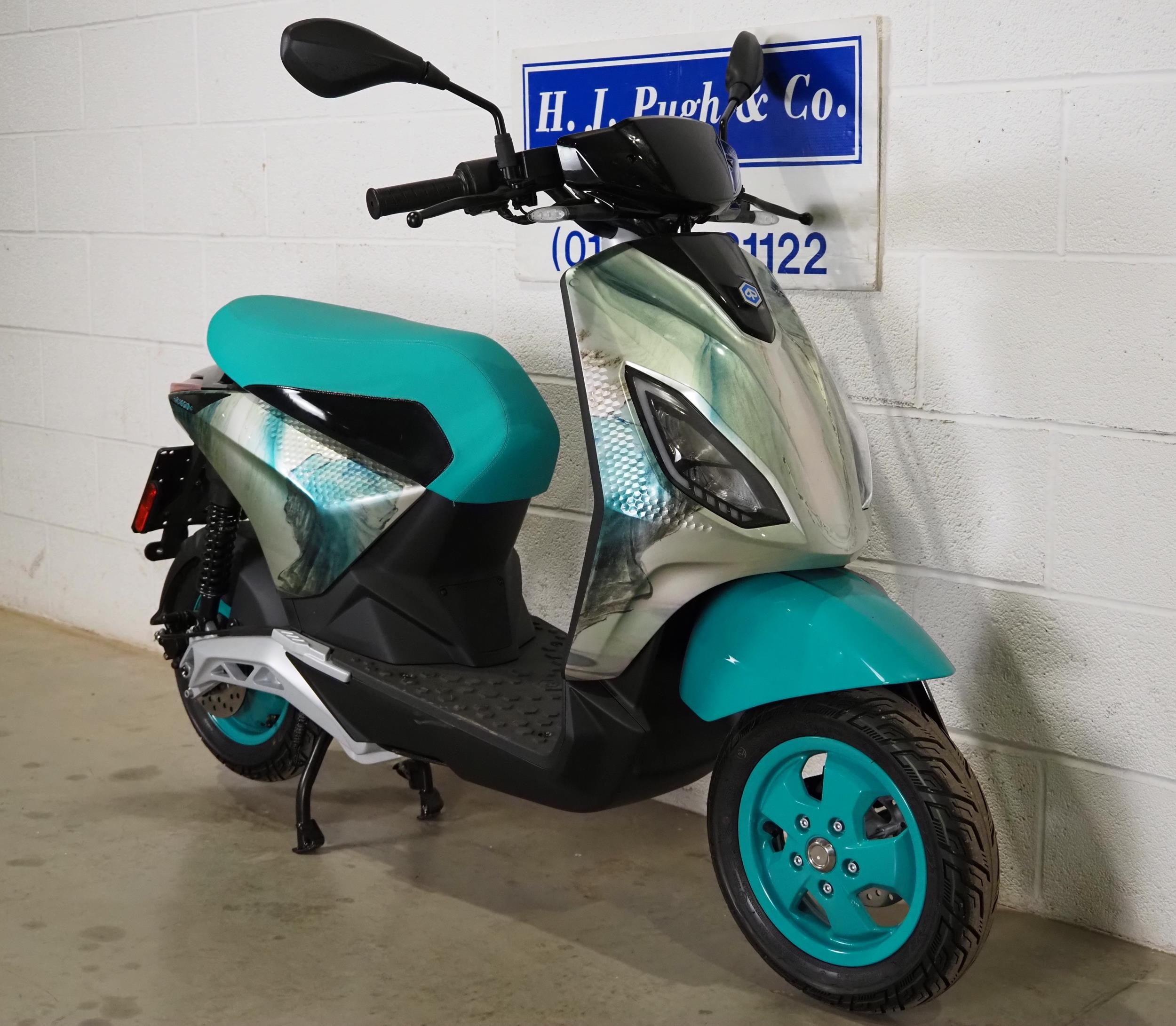 Piaggio Feng Chen Wang electric moped. Brand new and unregistered. Will be registered once sold. - Image 2 of 7