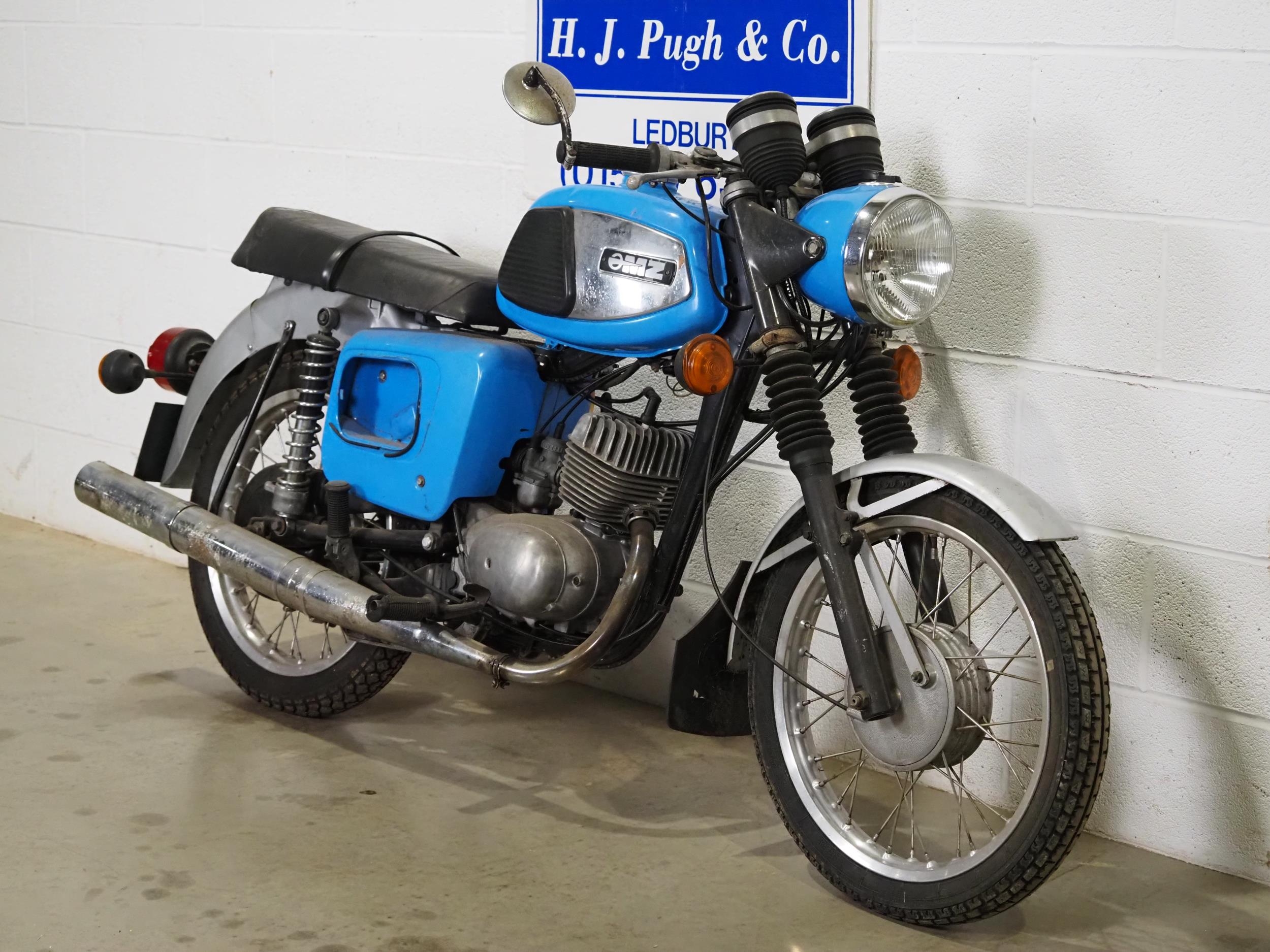 MZ TS125 Motorcycle. 1985. 125cc. Frame no. 8858357 Engine no. 6605216 Been in storage, engine turns - Image 2 of 6