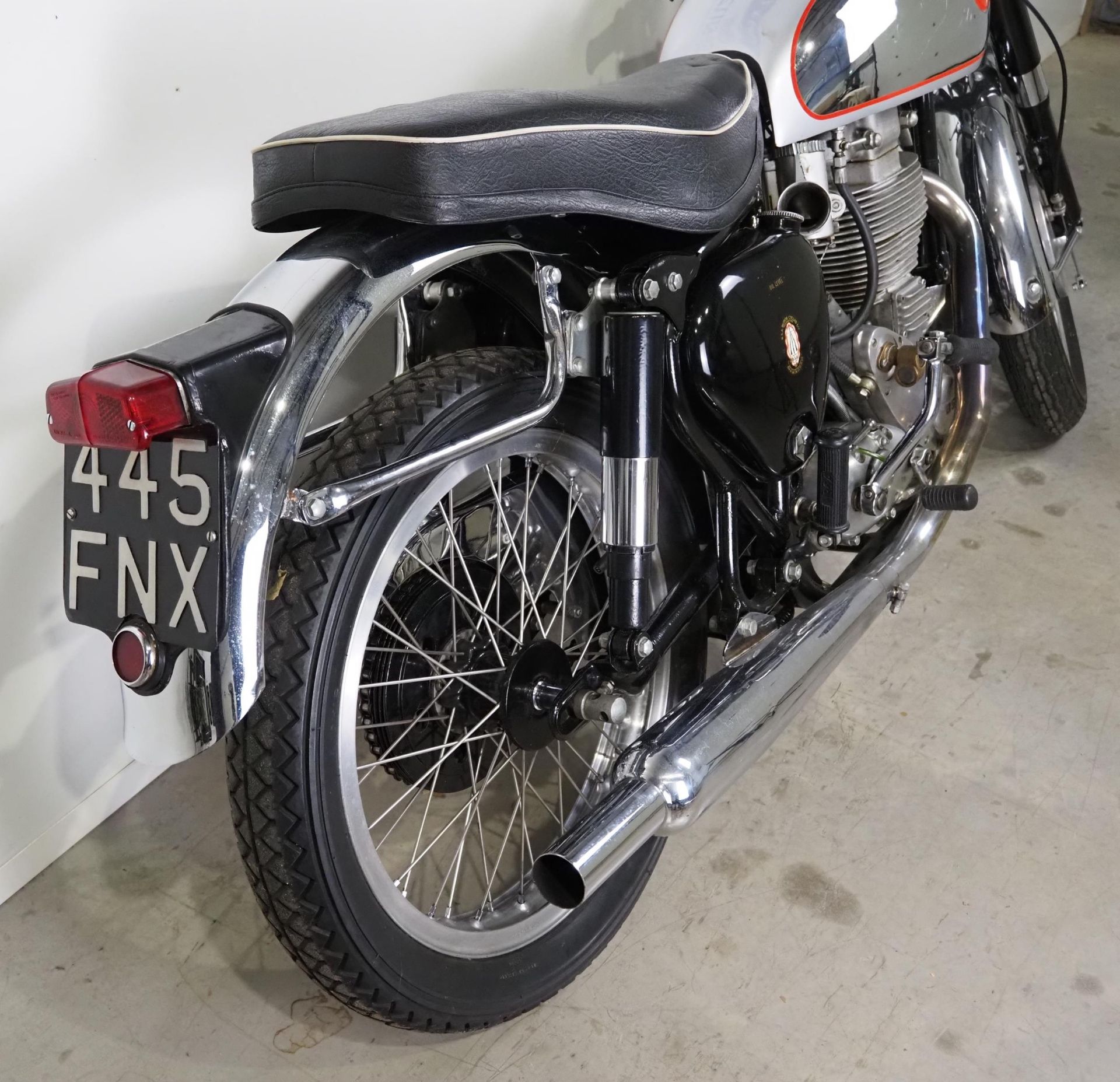 BSA Goldstar DBD34 Motorcycle. Believed to be 1961. 500cc. Frame no. CB32-11092 Engine no. - Image 6 of 10