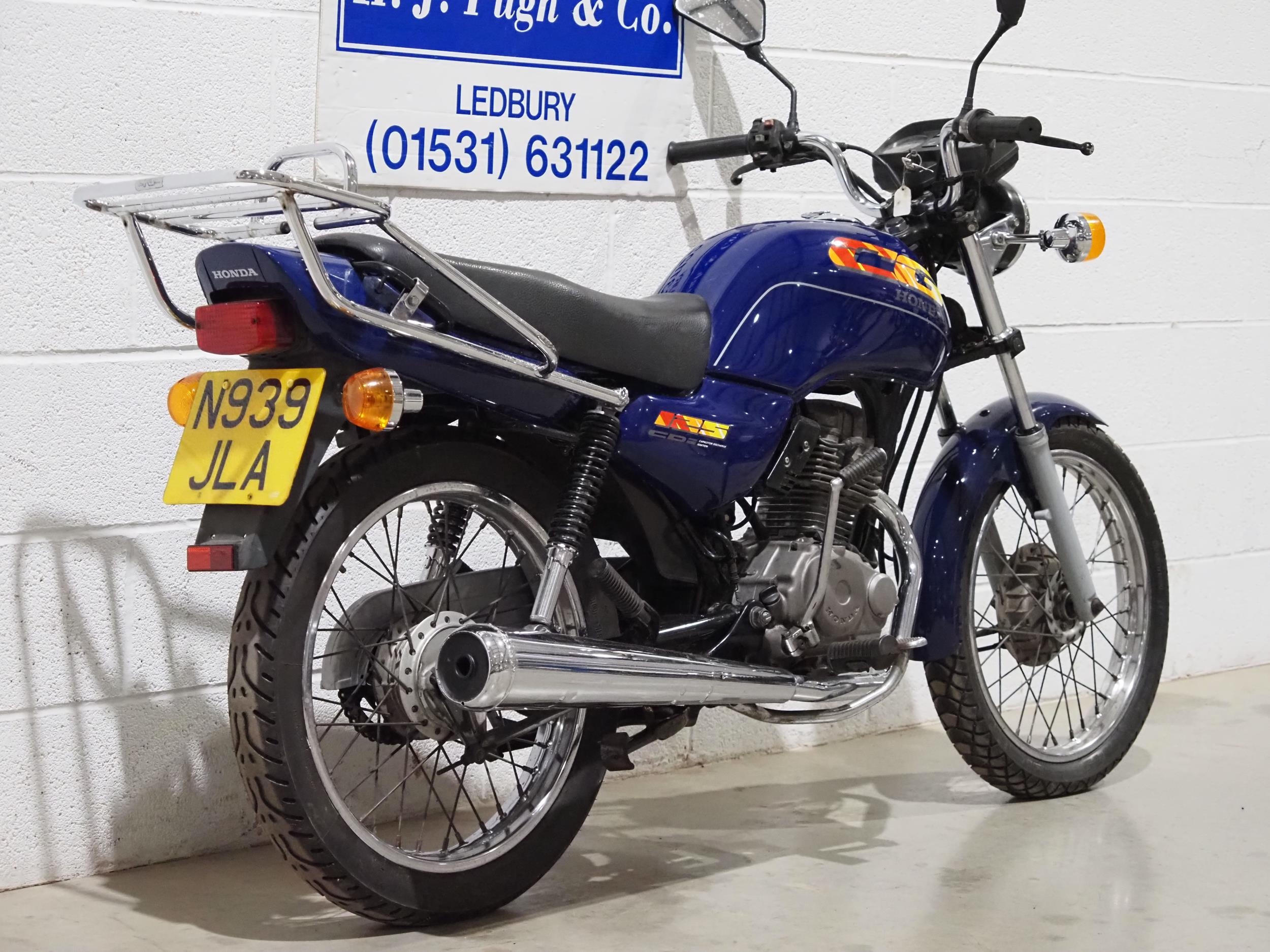 Honda CG125 motorcycle. 1996. 124cc. Frame No. 9C2JC1821SR011109 Engine No. JC18E5007270 Runs and - Image 3 of 6