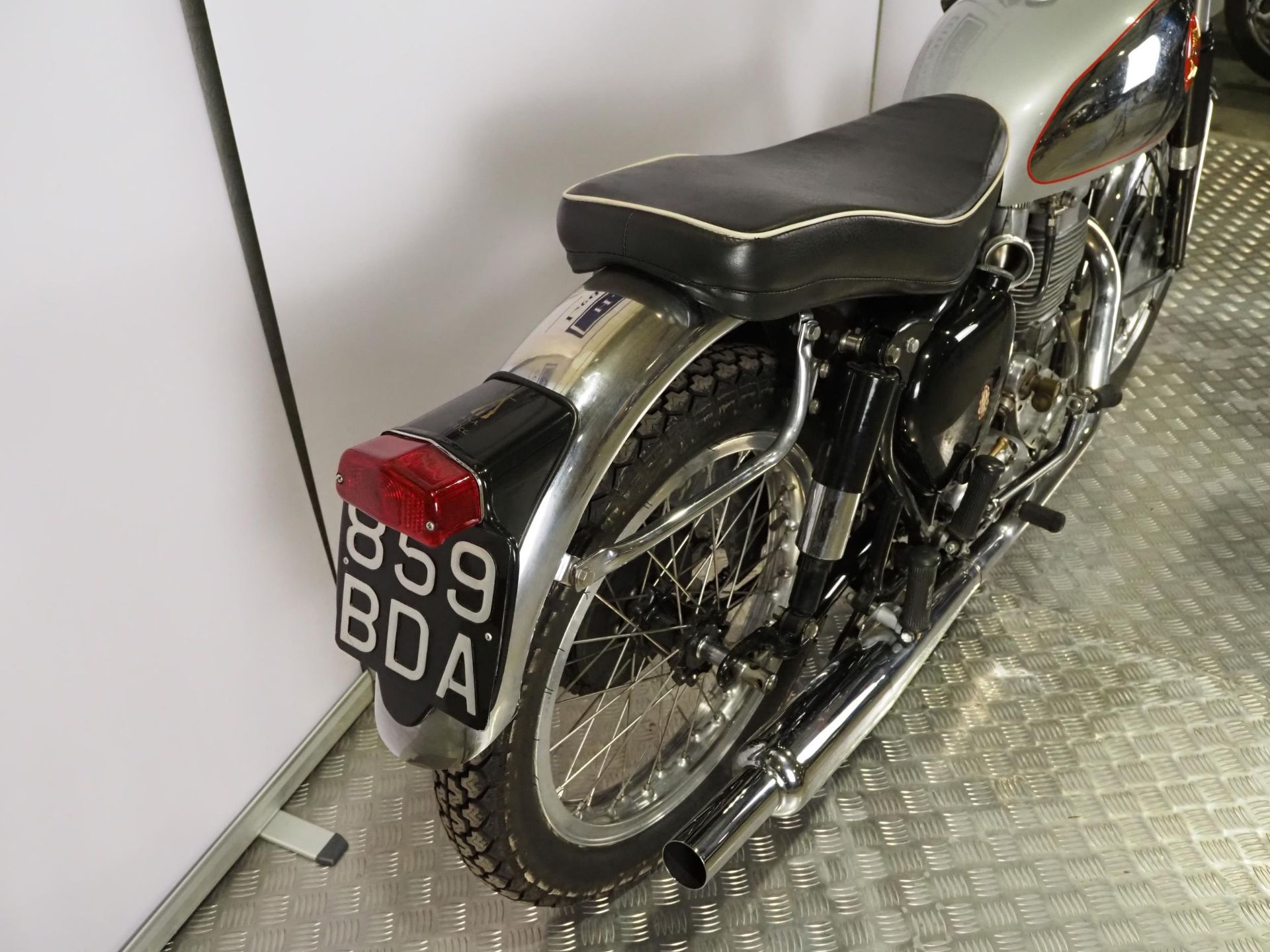 BSA Goldstar motorcycle. 1962. 500cc. Frame No. CB32 11395 Engine No. DBD34GS 6802 Runs and rides - Image 6 of 11