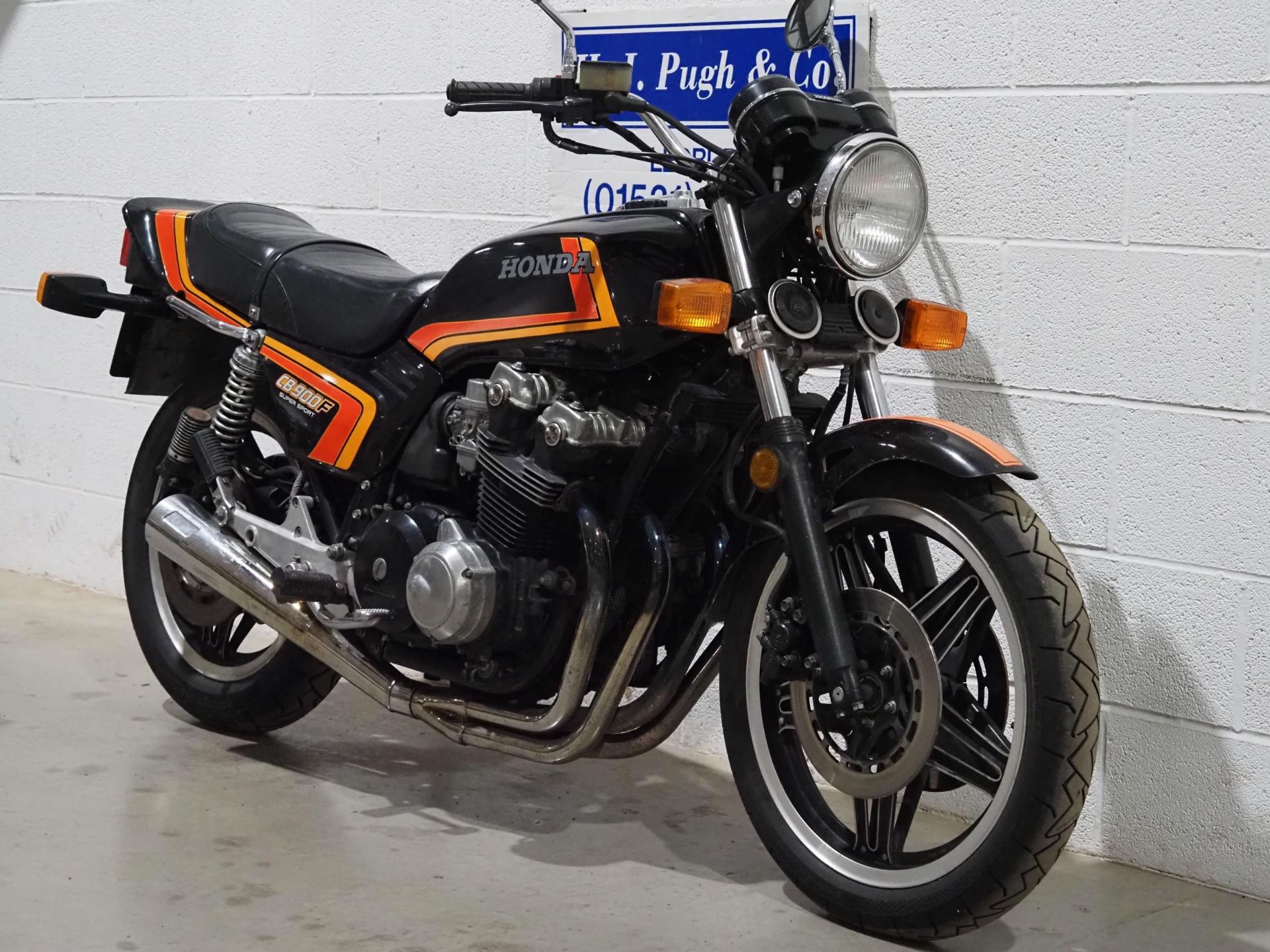 Honda CB900F SuperSport motorcycle. 1982. 901cc. Runs and rides. Recent new tyres. Comes with MOT - Image 2 of 6