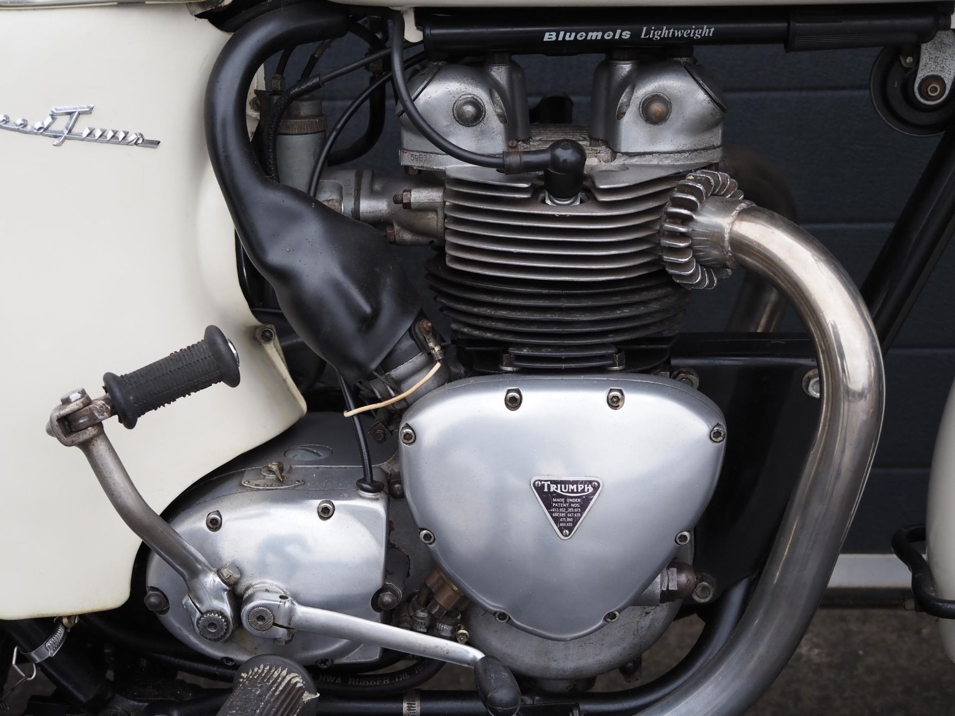 Triumph 5TA Speedtwin motorcycle. 500cc. 1960. Frame No. 15711 Engine No. H15711 Alot of money has - Image 5 of 7