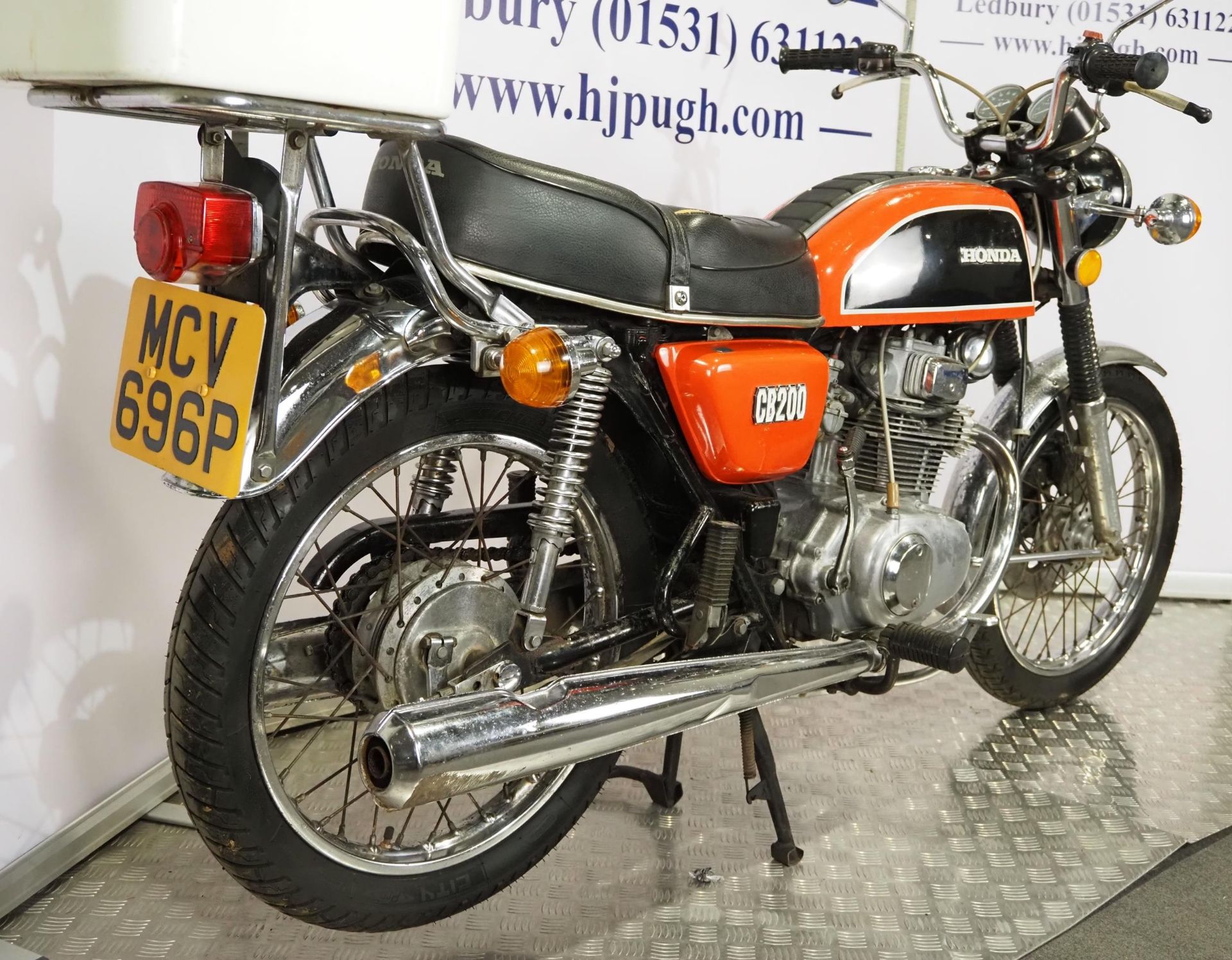 Honda CB200 motorcycle. 1976. 198cc Frame No. CB200-1044060 Frame No. CB200E-1046364 UK supplied - Bild 3 aus 6