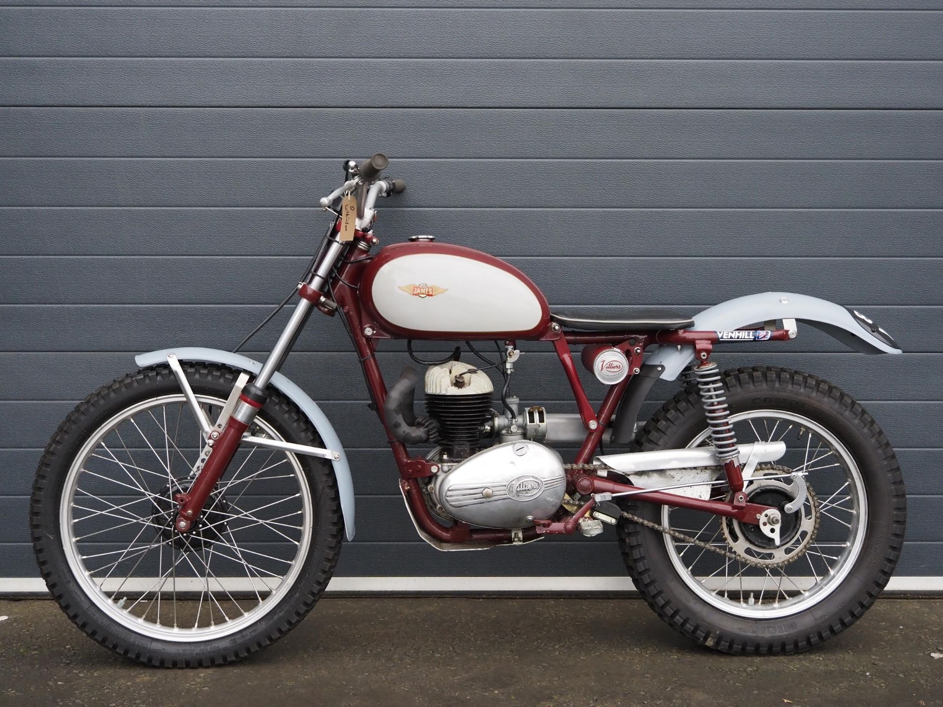 James trials bike. 197cc. 1960. Frame No. CL201400 Engine No. 365A33476 Runs and rides. Needs - Image 6 of 6