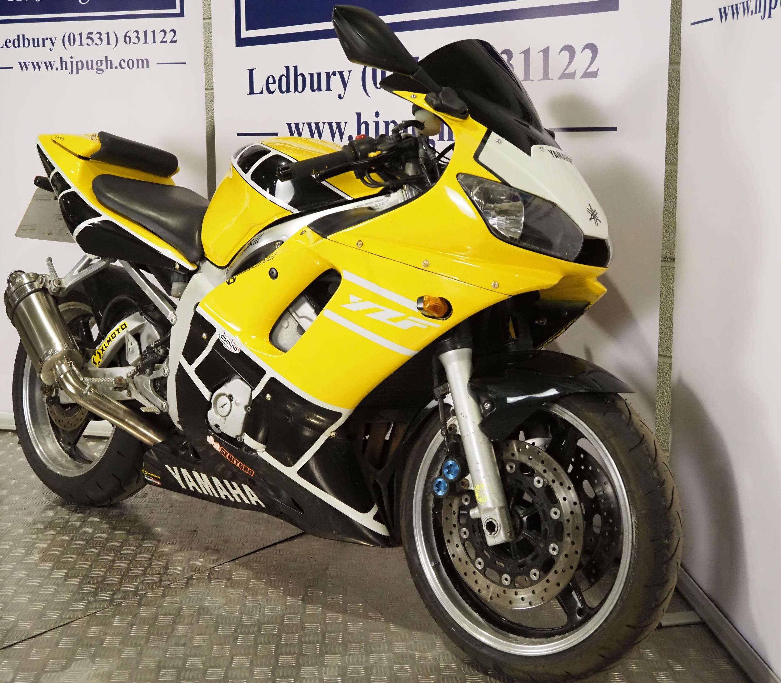 Yamaha YZF R6 motorcycle. 1999. 599cc Runs and rides but has big engine noise, possibly big end. . - Image 2 of 5