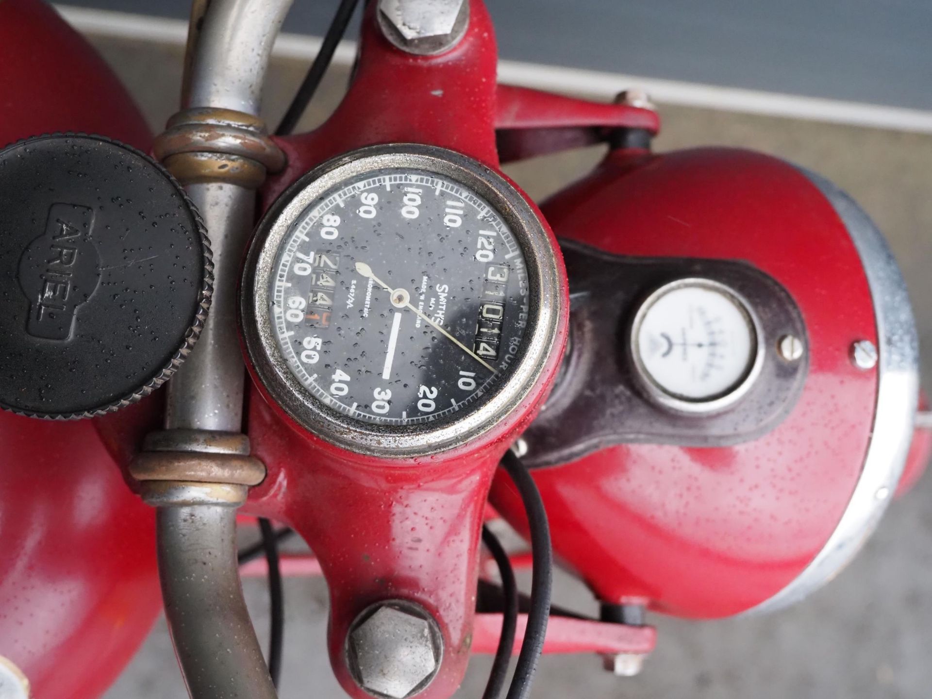 Ariel NH Red Hunter motorcycle. 350cc. 1954. Frame No. KS4811 Engine No. LB 1922 Runs well, new - Image 4 of 6