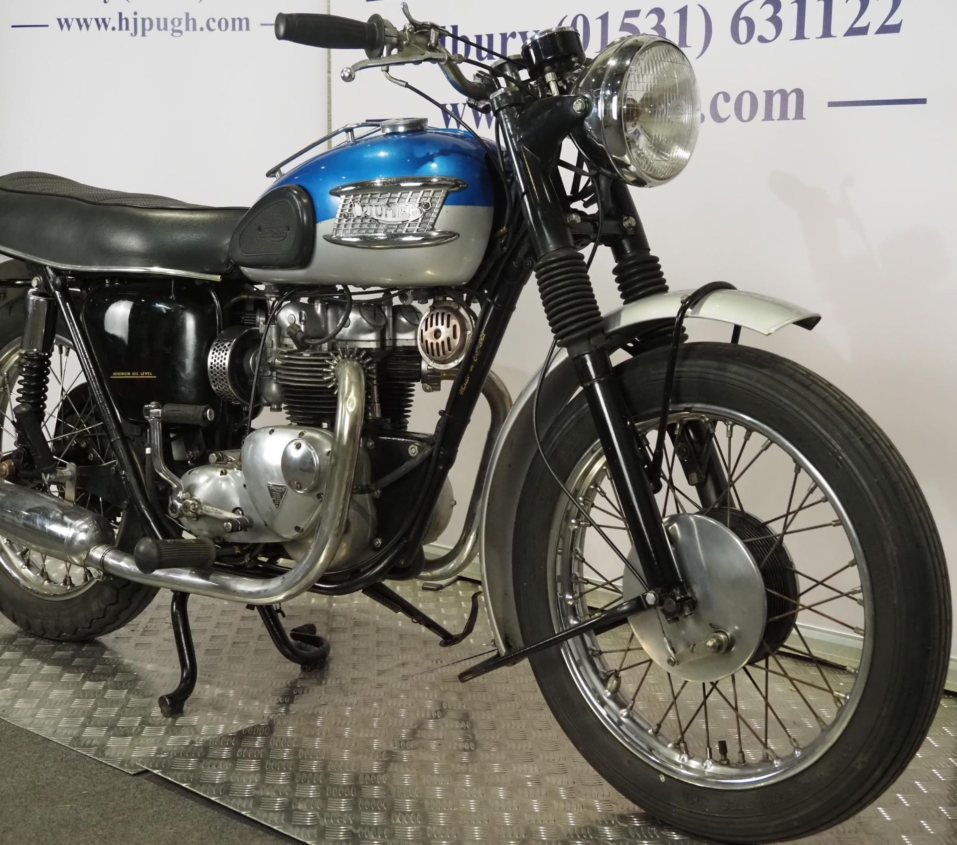 Triumph 350 motorcycle. 1958. 350cc Frame No. H4290 Engine No. T90 H29827 Runs and rides. Had been - Image 2 of 8