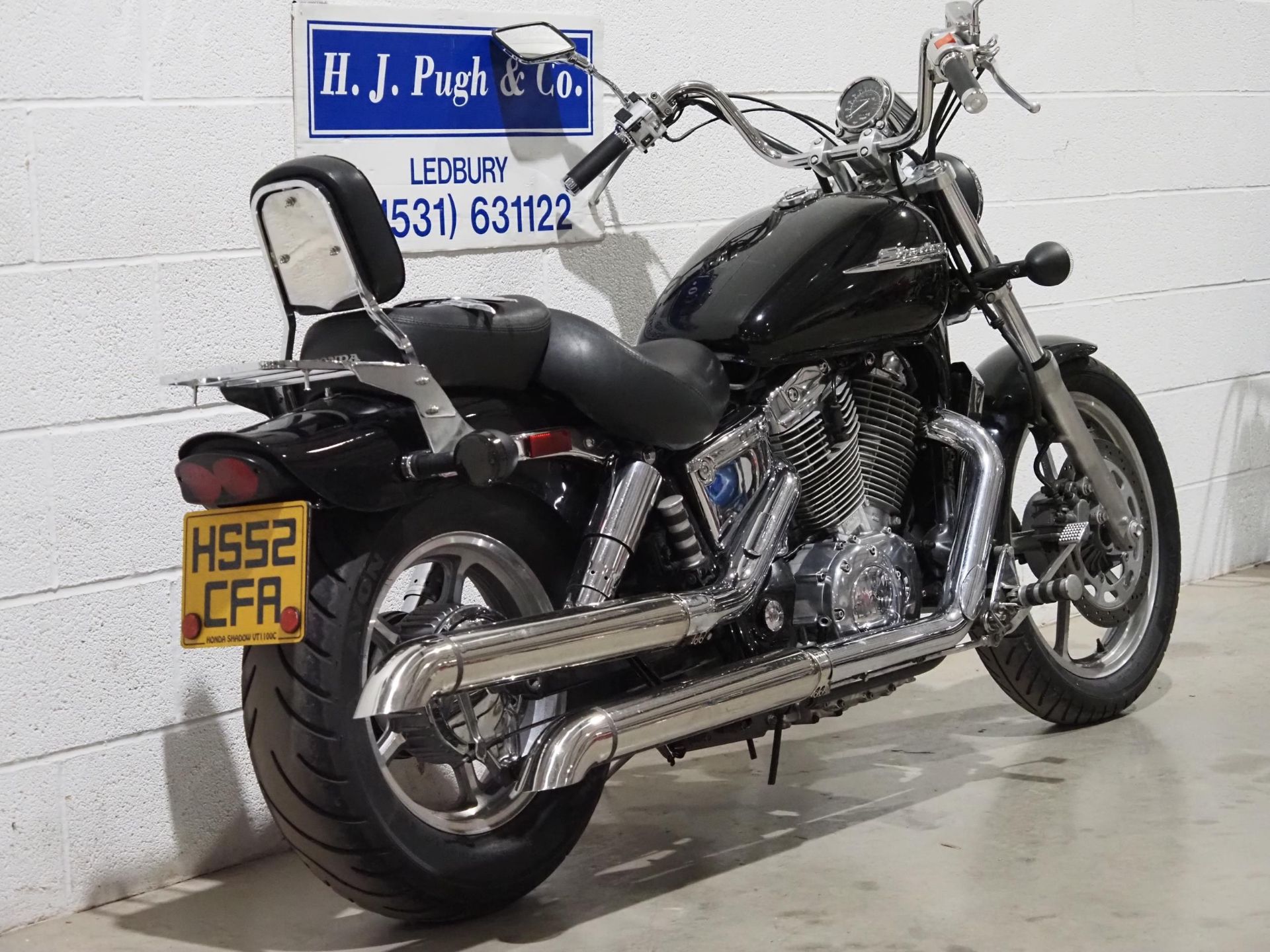 Honda Shadow VT1100 motorcycle. 2003. 1100cc. Runs and rides. Ridden to saleroom. MOT until 05.04. - Image 3 of 7