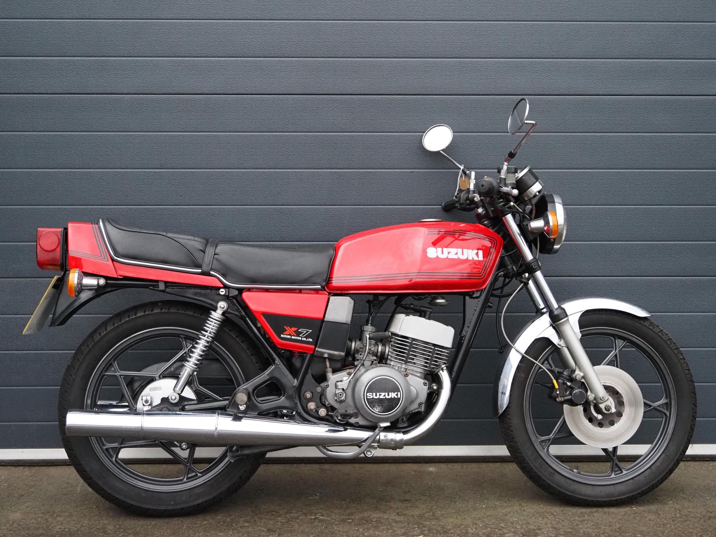 Suzuki X7 249cc. 1979. Frame No. GT2502-508028 Engine No. 111252 Runs and rides. Needs light