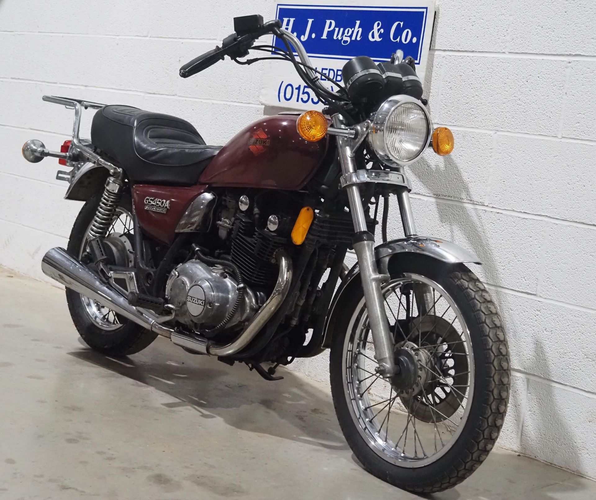 Suzuki GS450 motorcycle. Runs but will require recommissioning. Import. Come with Nova document. - Image 2 of 6