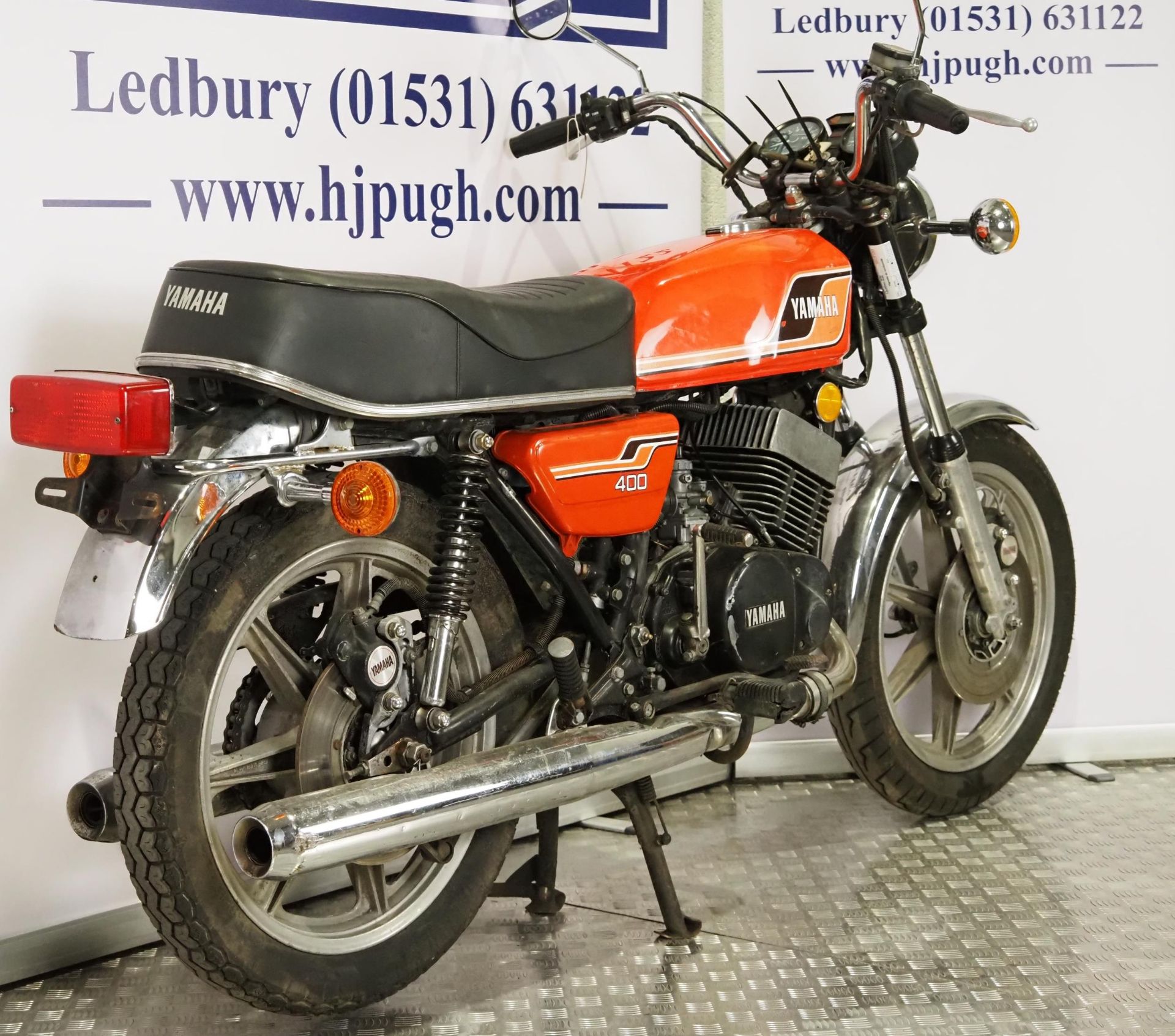 Yamaha RD400 motorcycle. 1976. 399cc. Frame No. 1A1008827 Engine No. 1A1-308468 Runs and rides. - Bild 3 aus 6