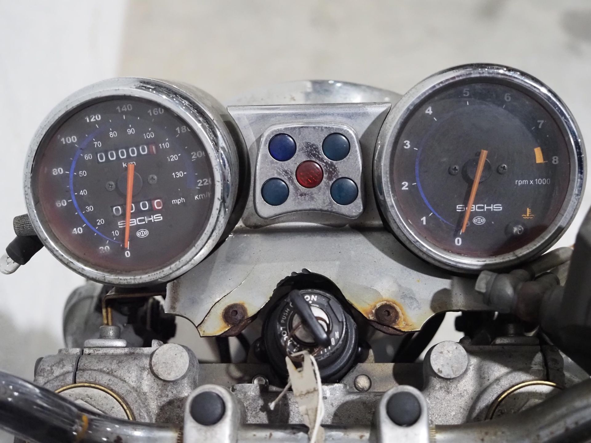 Sachs Roadster 800 motorcycle project. Engine turns over with compression. No docs. - Image 5 of 6