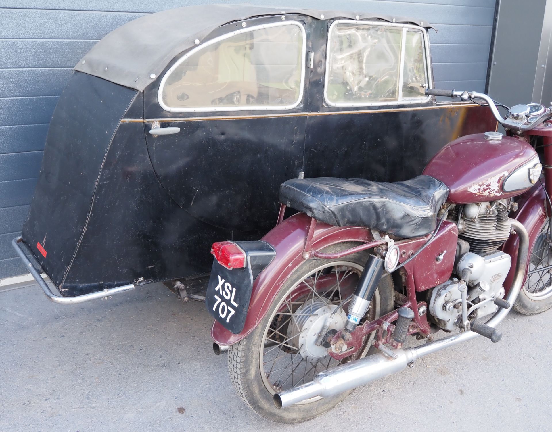 Royal Enfield Meteor sidecar outfit. 1956. 700ccFrame No. 713430Runs but has been dry stored for - Image 3 of 6