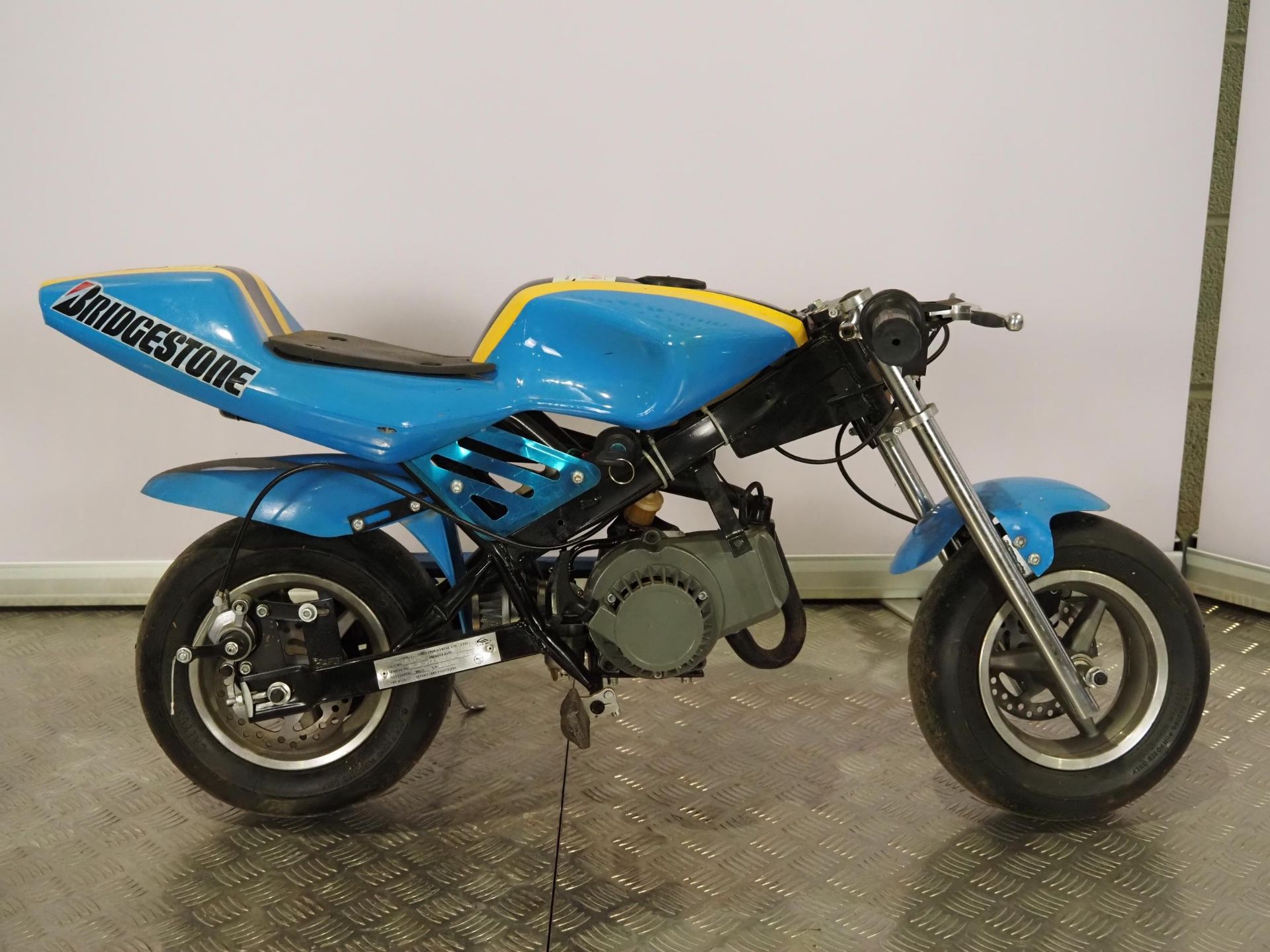 Mini Moto motorcycle in Rizzla blue livery. Runs and rides - Image 2 of 3